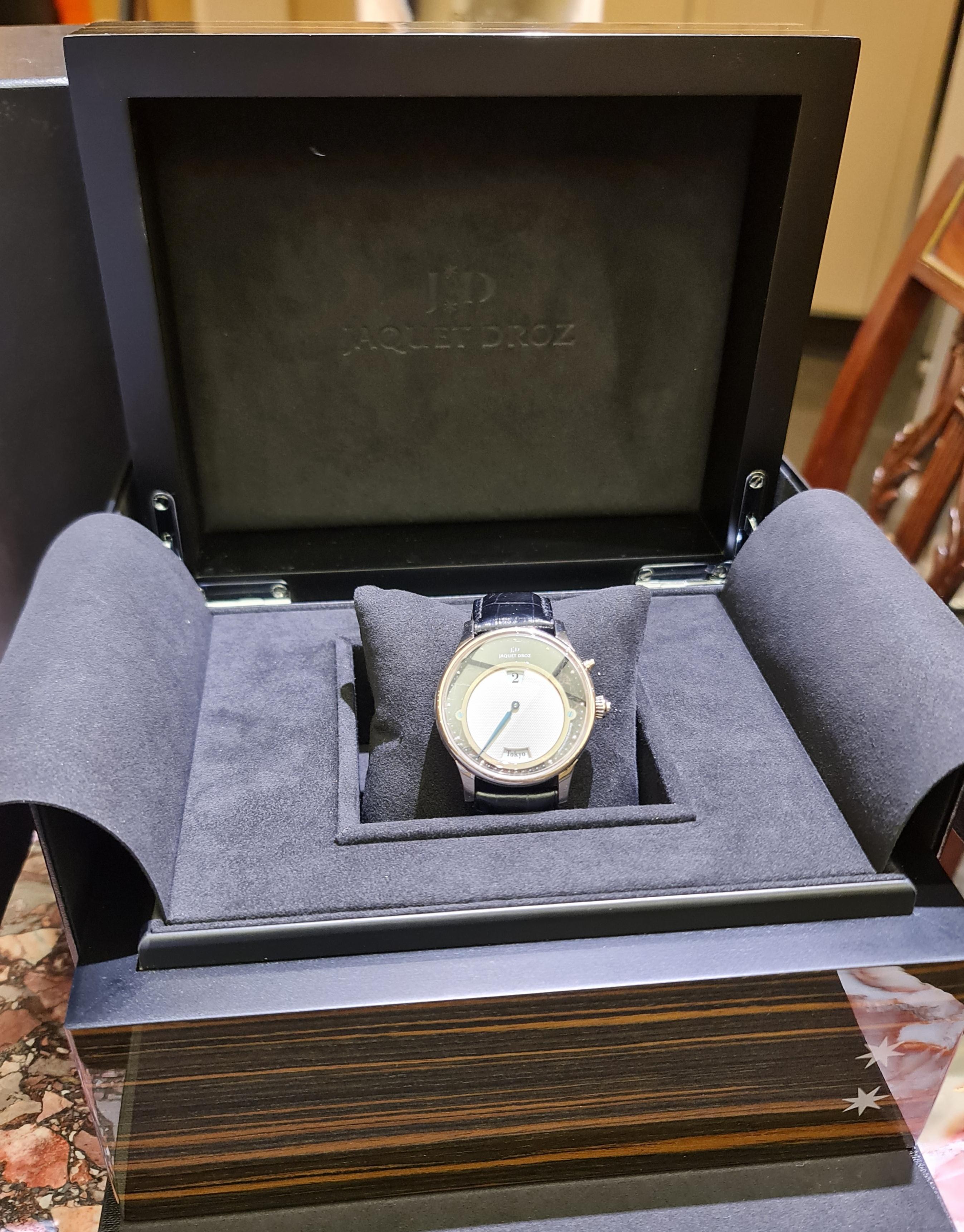 Jaquez Droz Twelve Cities Wrist Watch, 18kt White Gold, Limited to 8 Pieces ! In Excellent Condition For Sale In Antwerp, BE