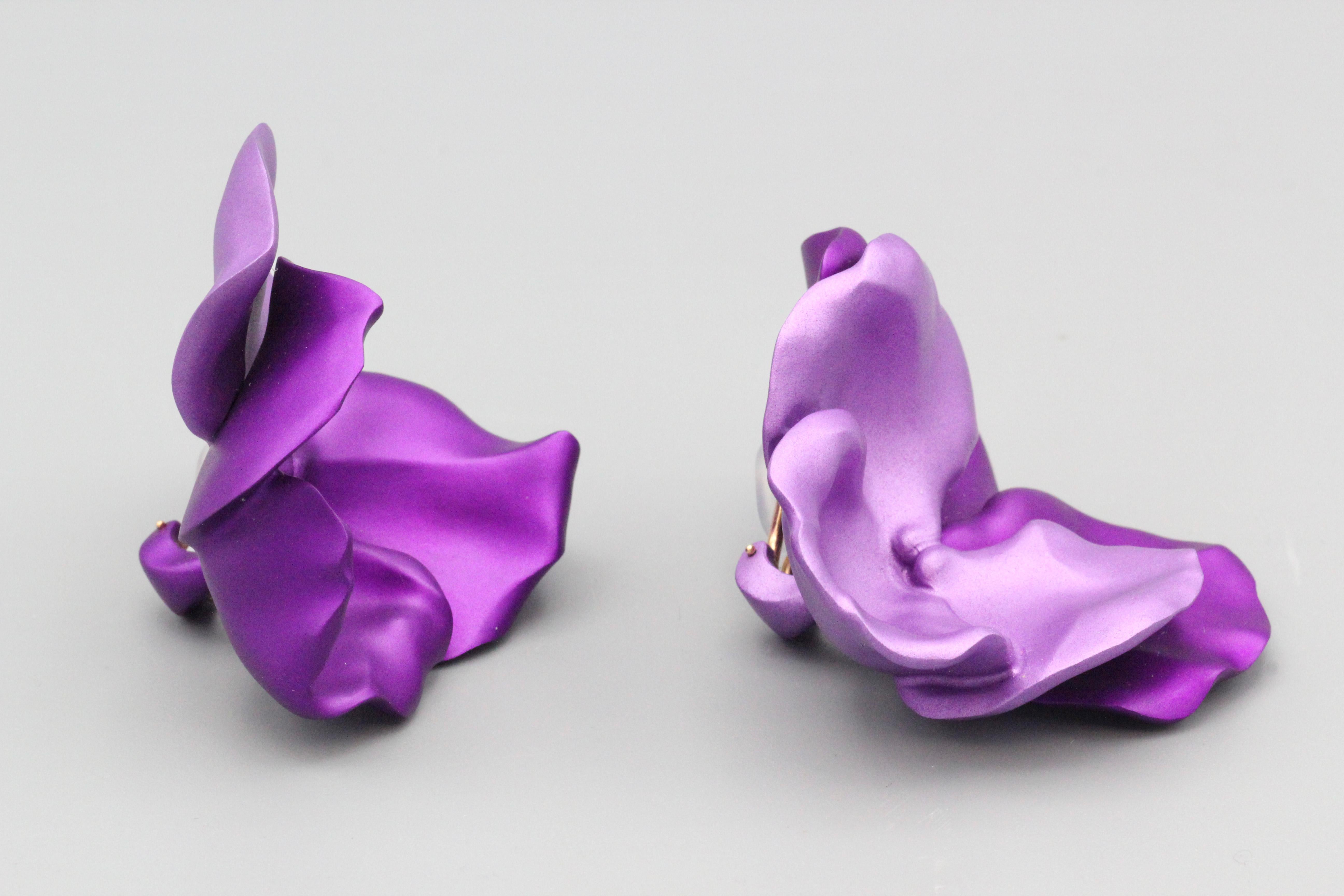 Women's JAR Aluminum and Gold Pansy Earrings For Sale