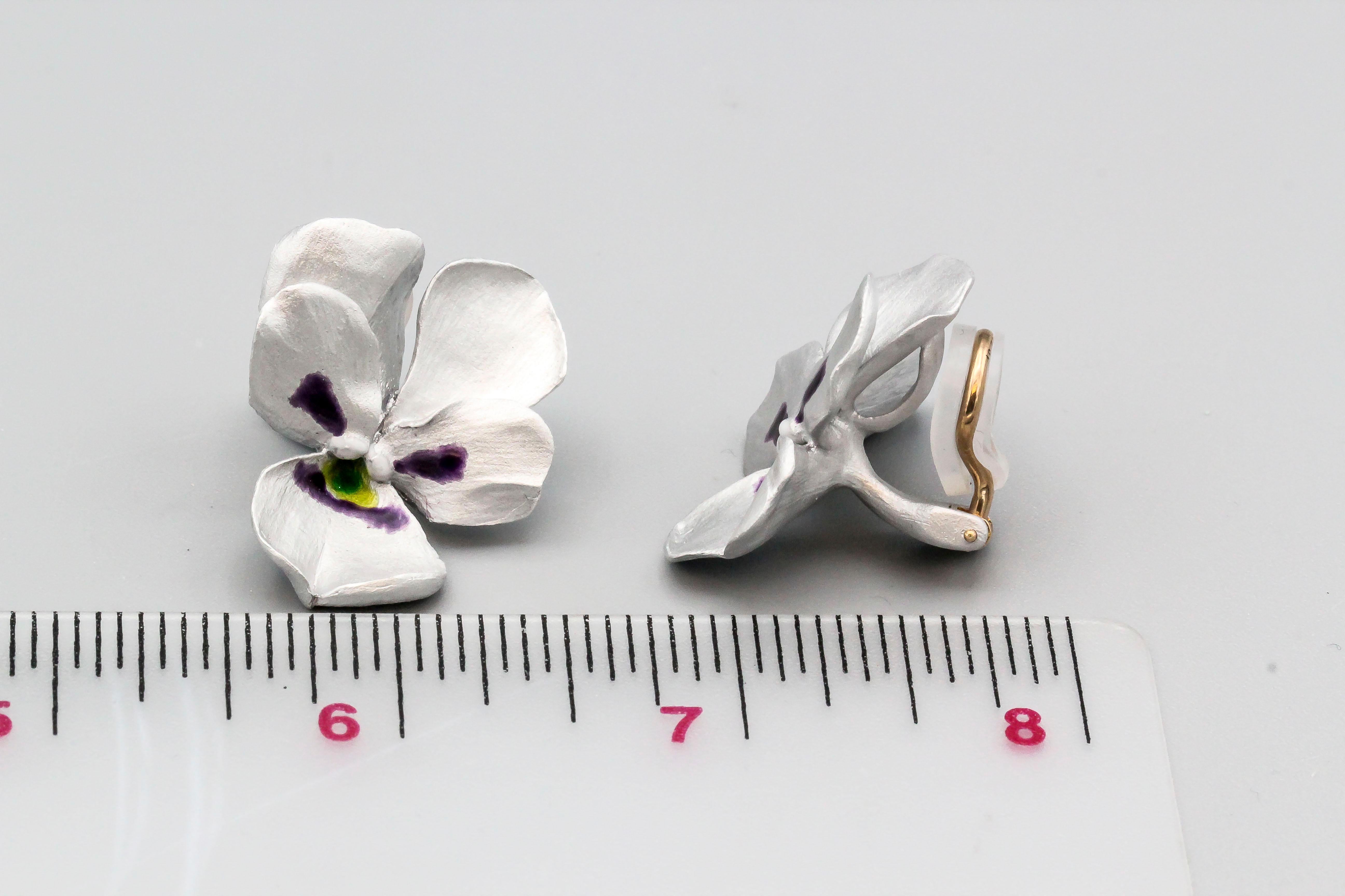 JAR Aluminum and Gold Pansy Earrings For Sale 1
