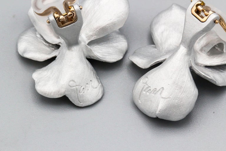 JAR Aluminum and Gold Pansy Earrings For Sale 2