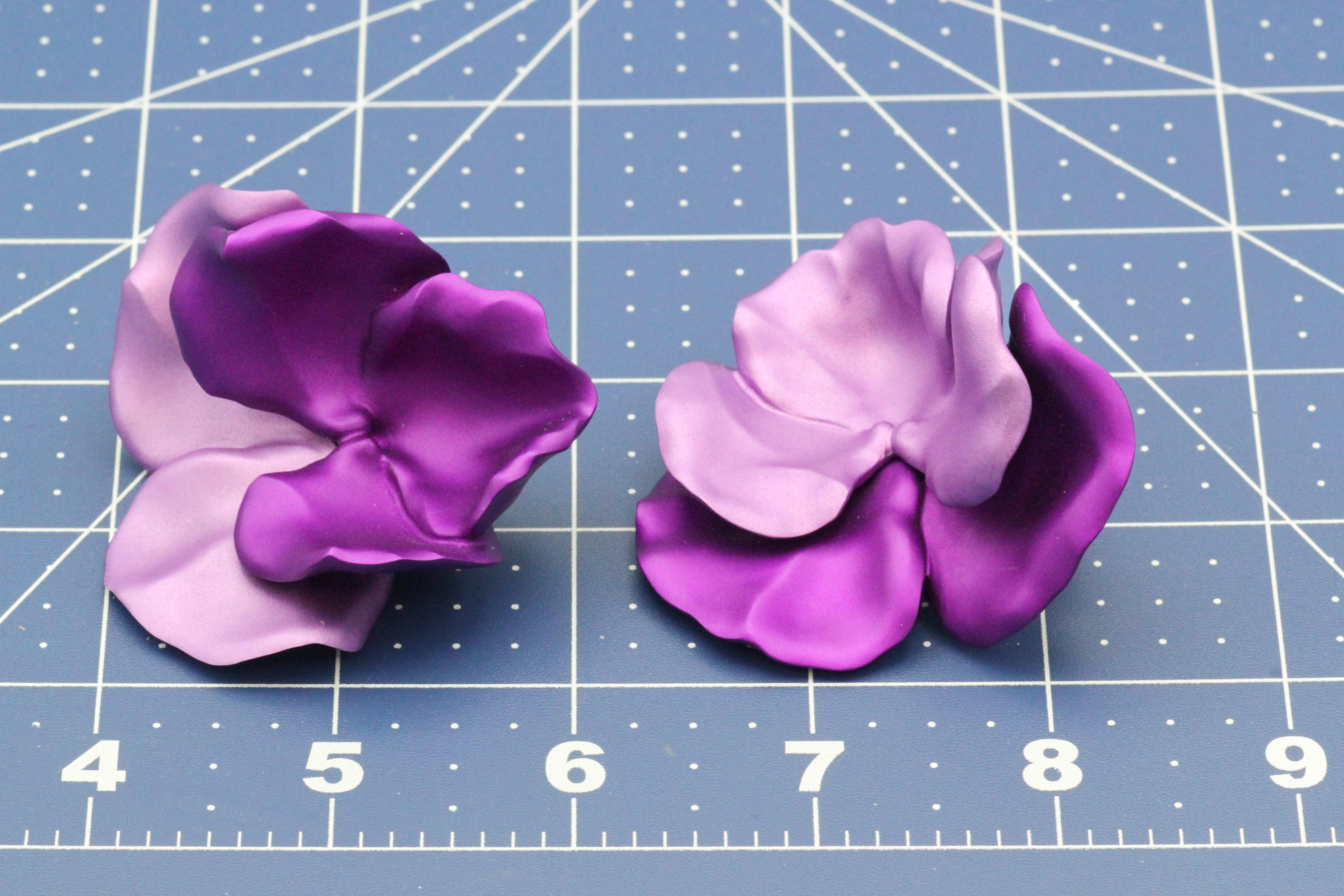JAR Aluminum and Gold Pansy Earrings For Sale 5