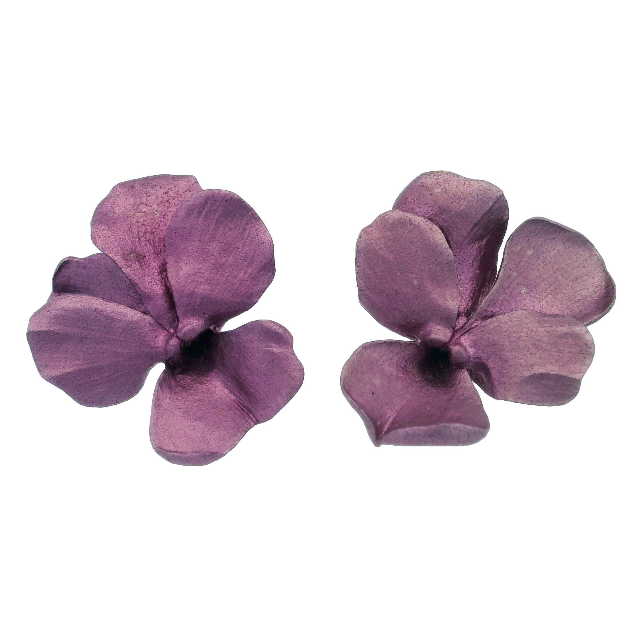 Jar Aluminum Pansy Earrings Paris 18K Yellow Gold Clip ons For Sale 5