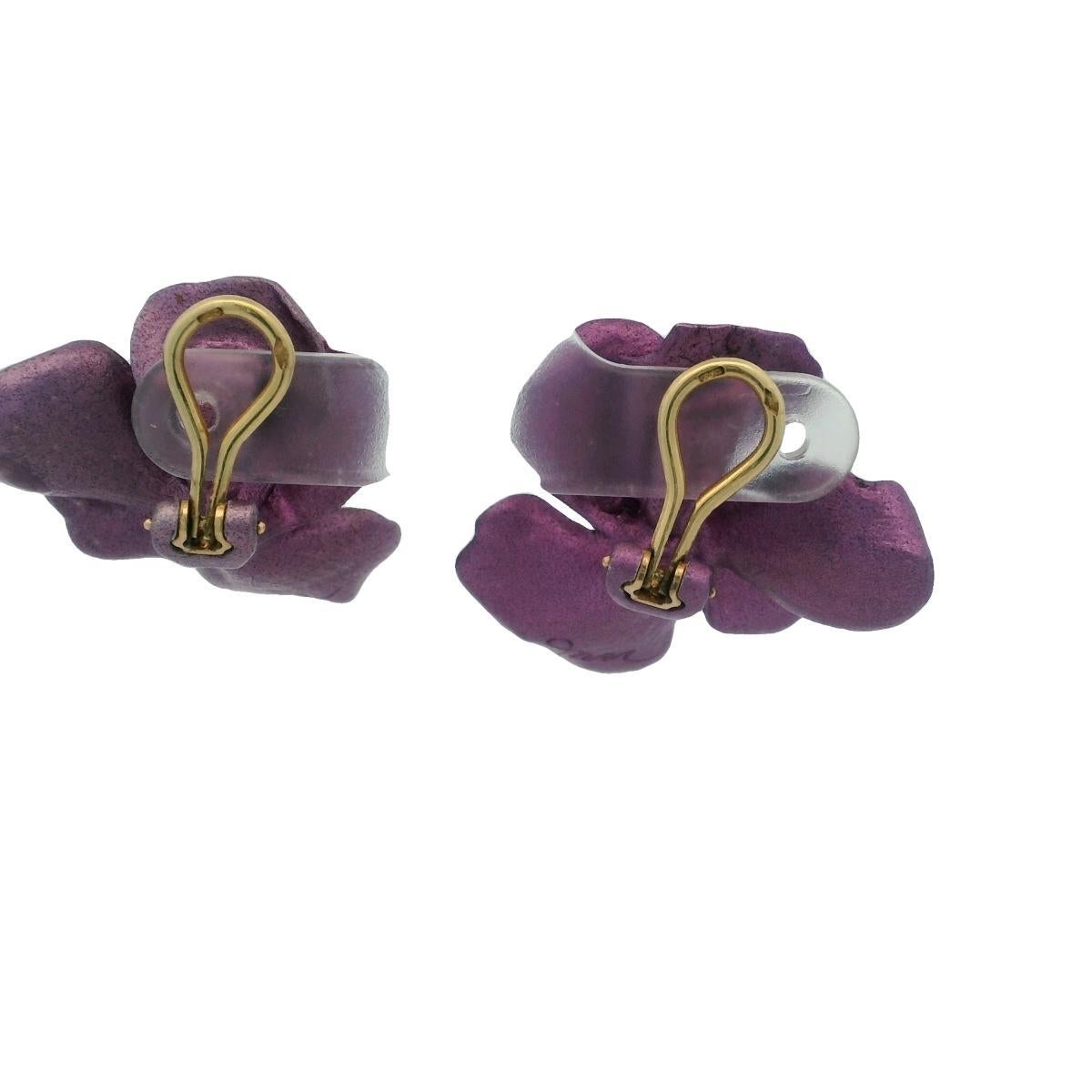 Jar Aluminum Pansy Earrings Paris 18K Yellow Gold Clip ons For Sale 1