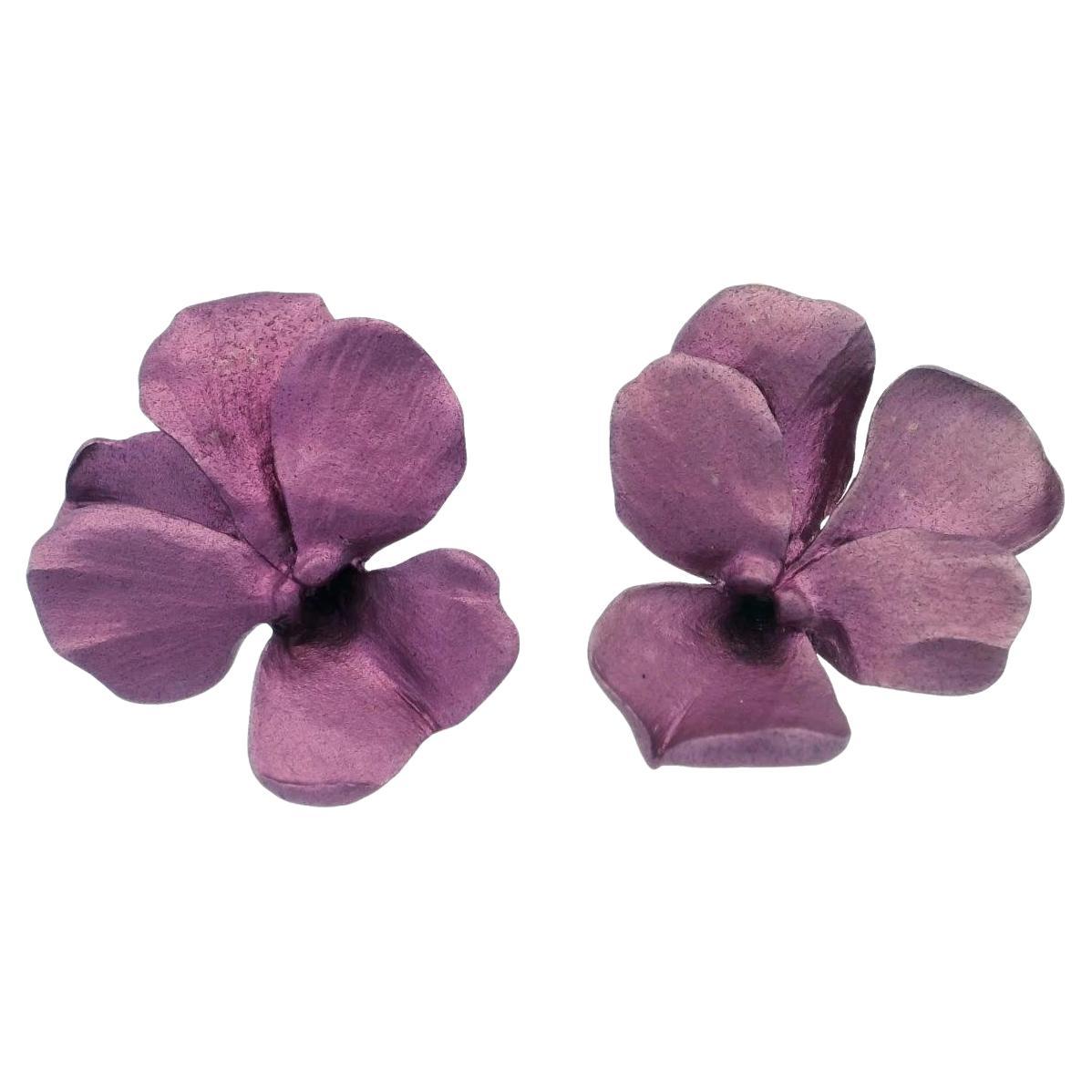Jar Aluminum Pansy Earrings Paris 18K Yellow Gold Clip ons For Sale