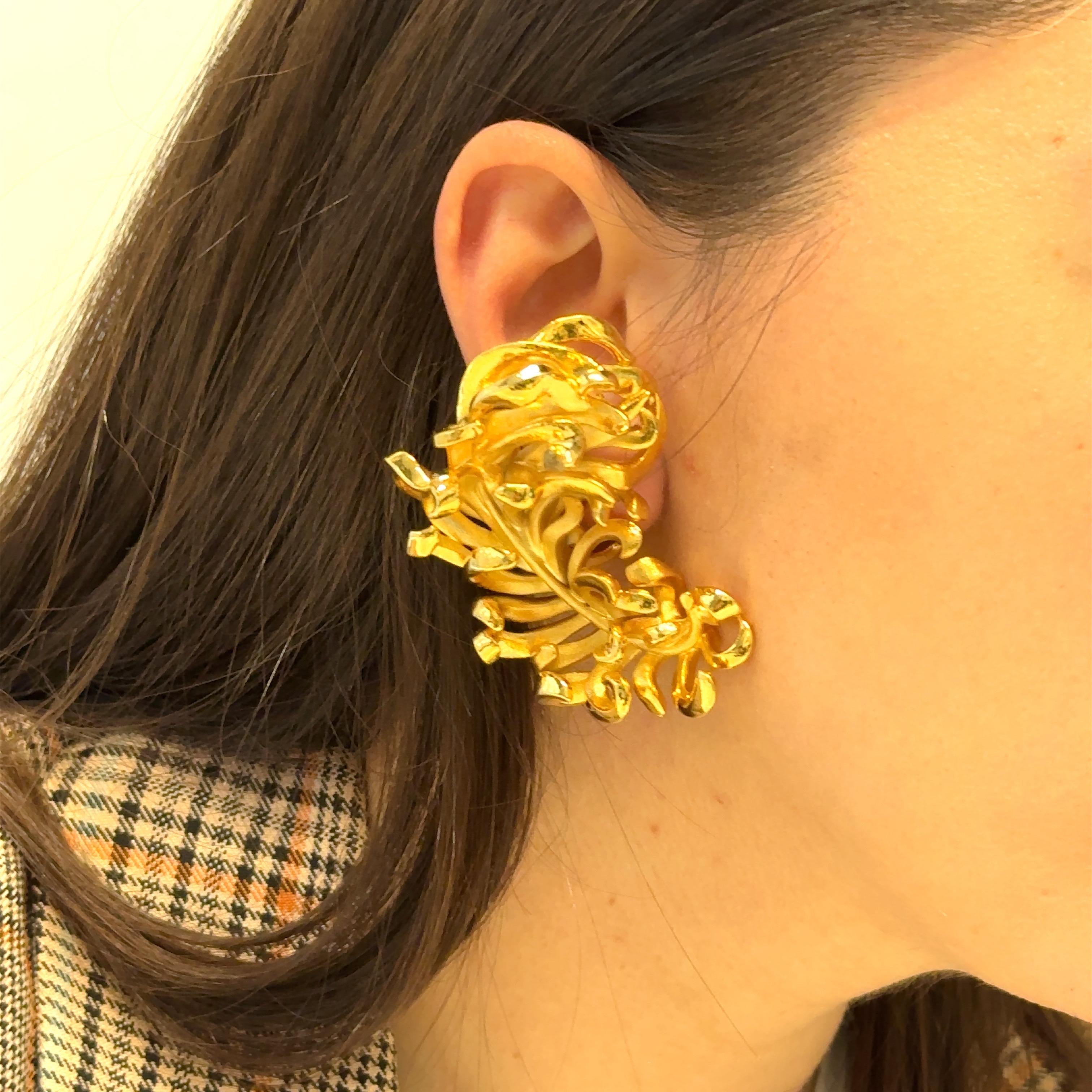 gold earrings near me