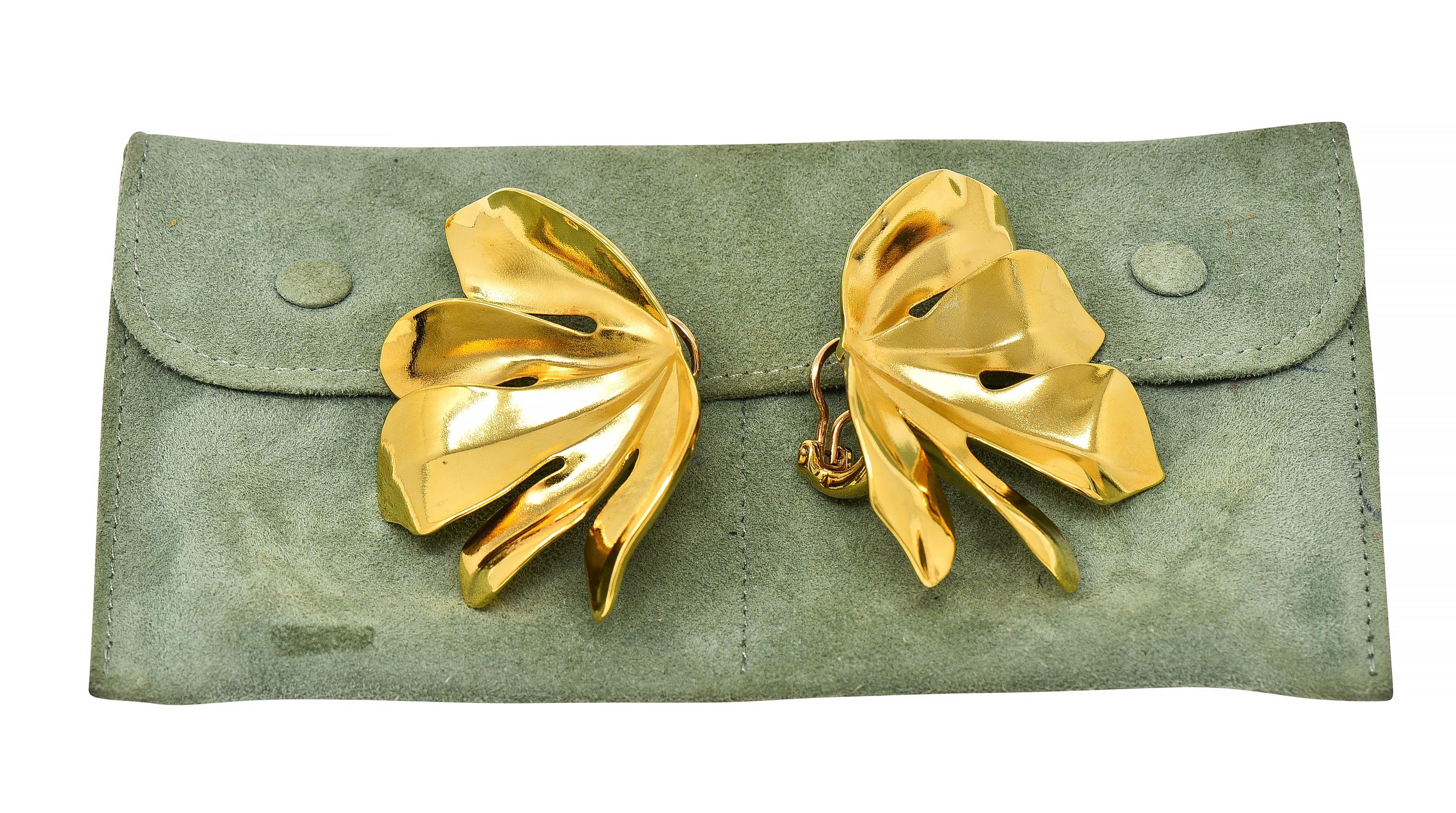 Designed as dimensional rendered aluminum fig leaves
Organically formed individual leaves with curling edges
Anodized high polished gold in color
Completed by hinged omega backs with silicone cushions
Stamped for aluminum
Omegas are stamped with