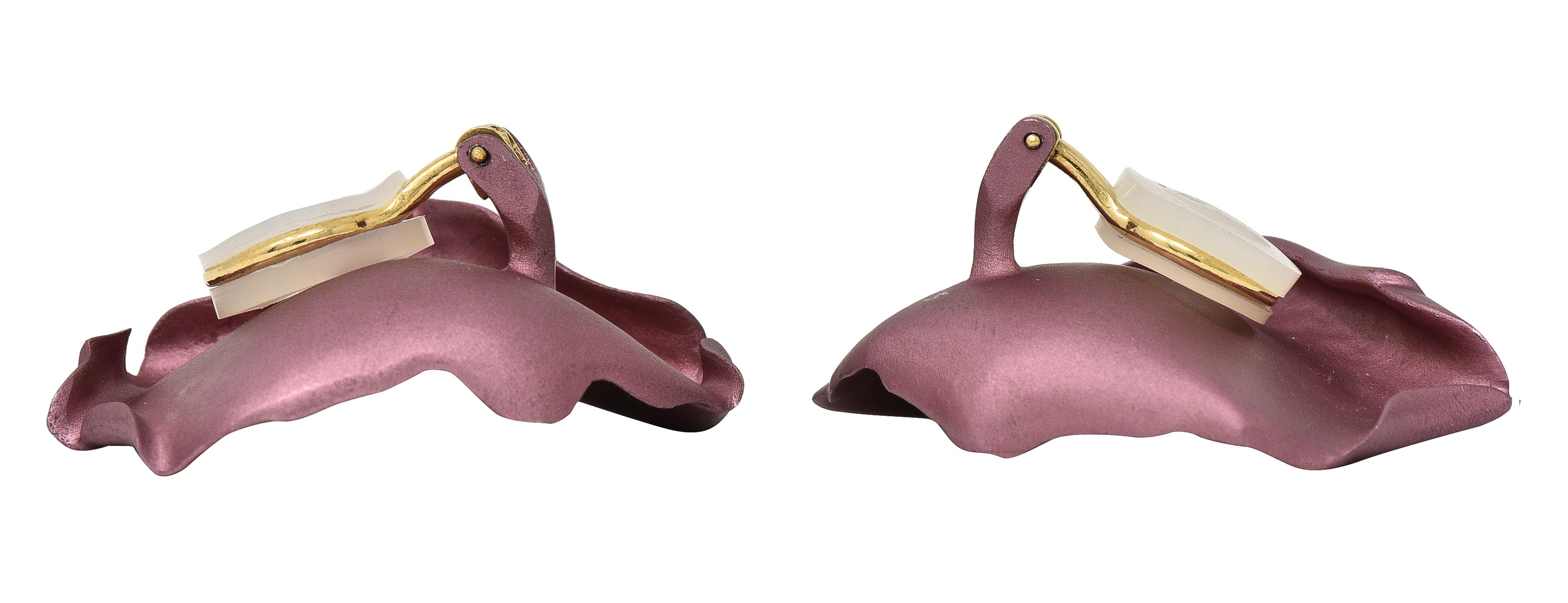 JAR Französische Ohrclip-Ohrringe aus 18 Karat Gold eloxiertem Aluminium mit Rosenblatt 6