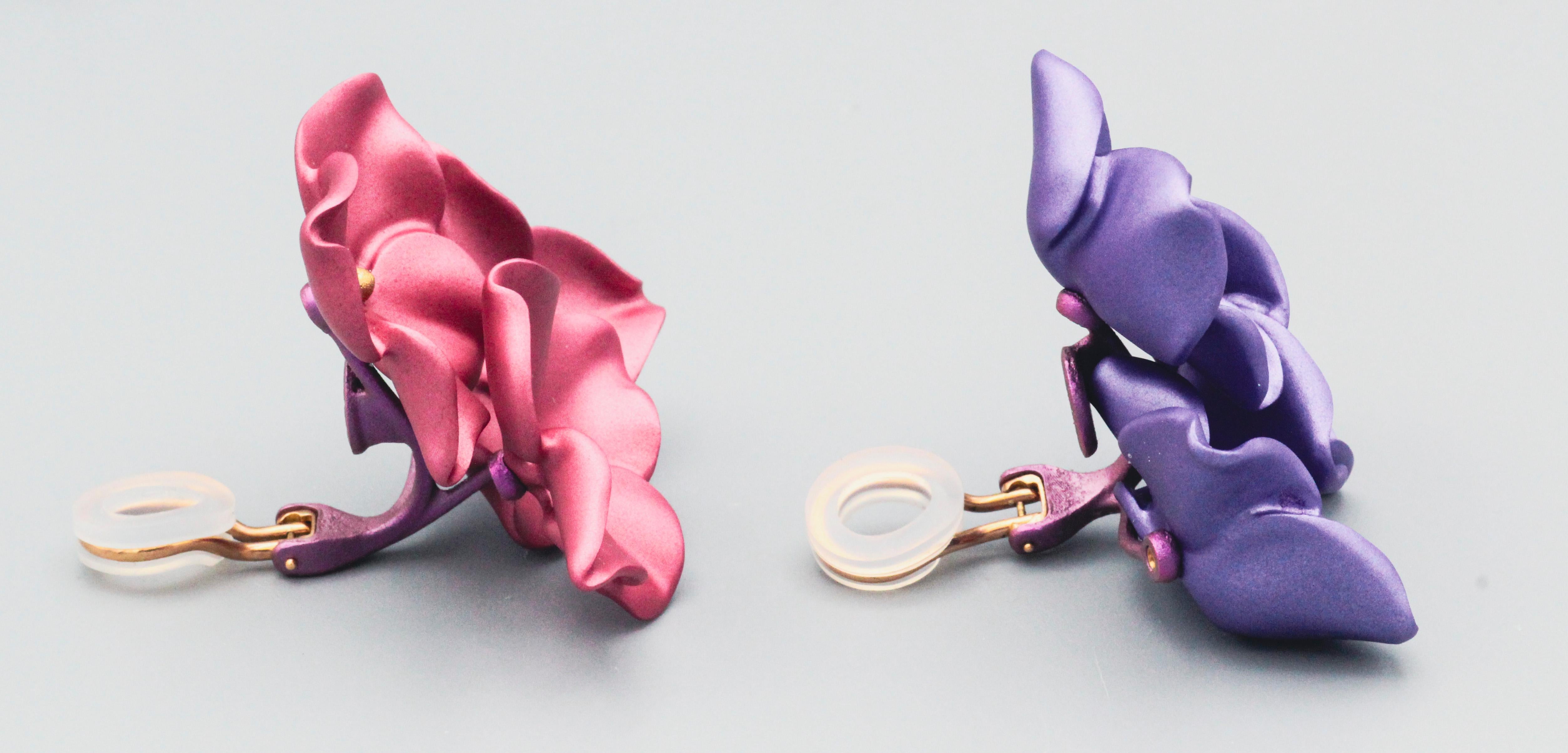 JAR Large Aluminum and 18k Gold Pink Purple Hydrangea Flower Earrings For Sale 2
