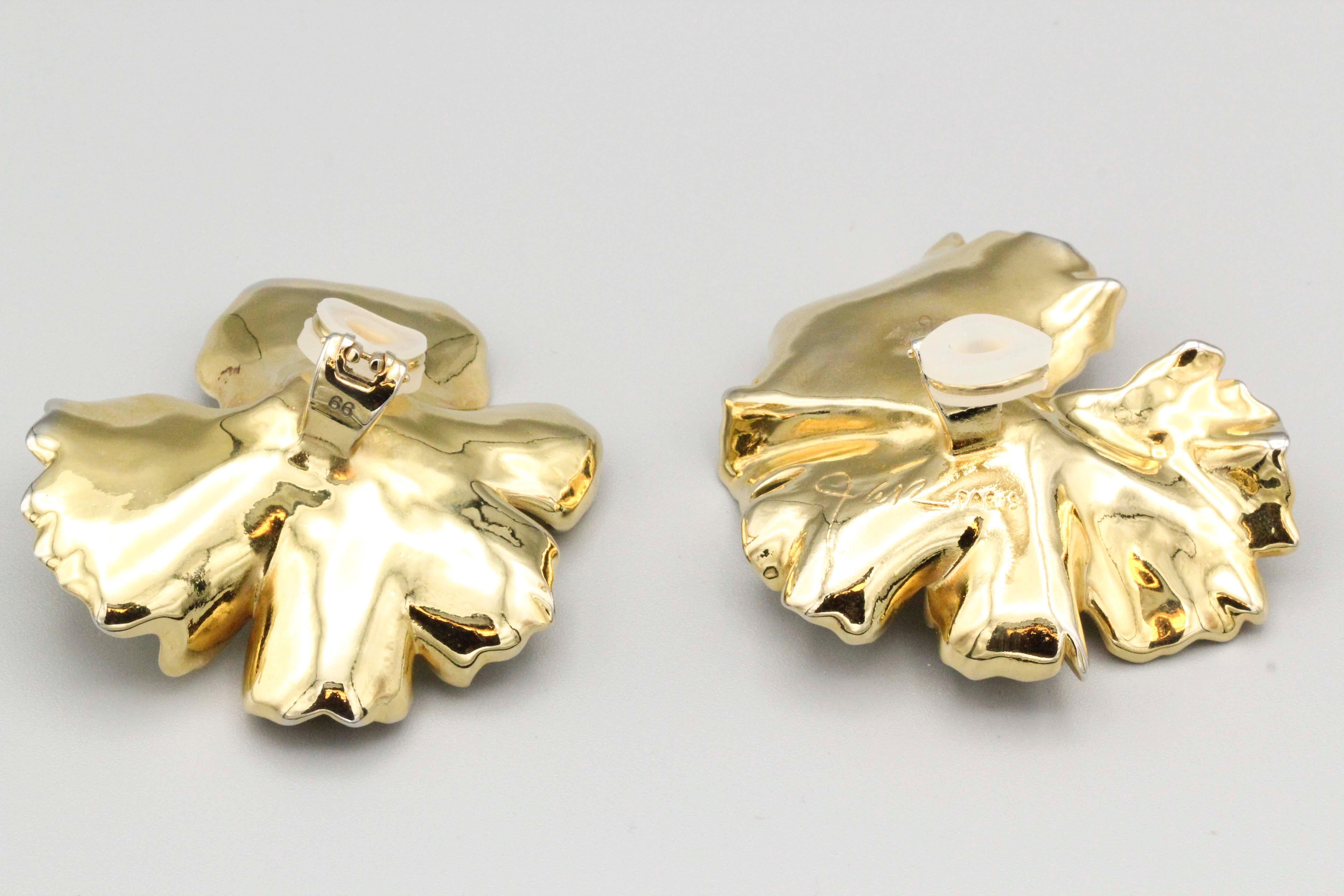 JAR Large Geranium Gold Tone Aluminum Earrings In Excellent Condition In New York, NY