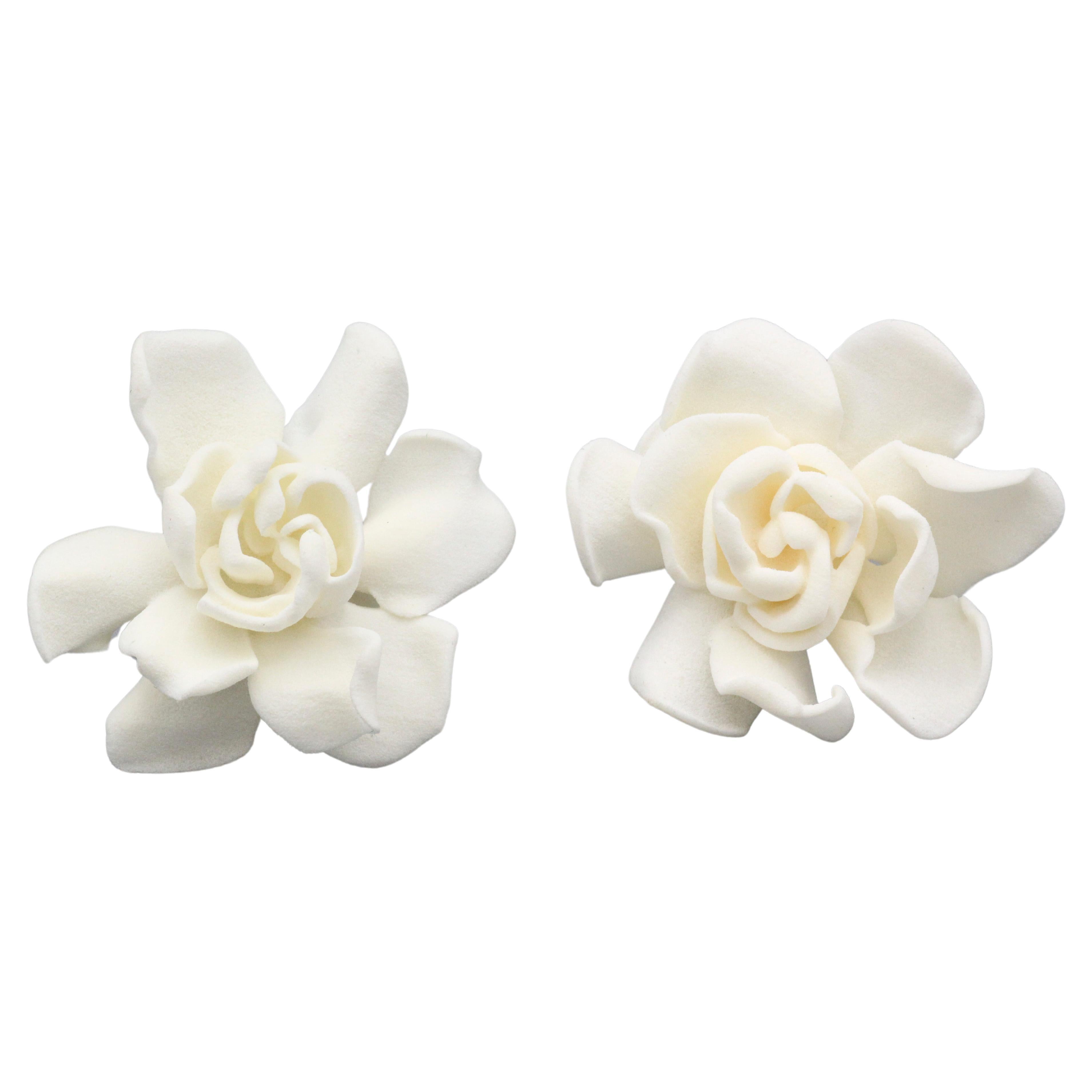 JAR Large White Gardenia 18k Gold Earrings For Sale