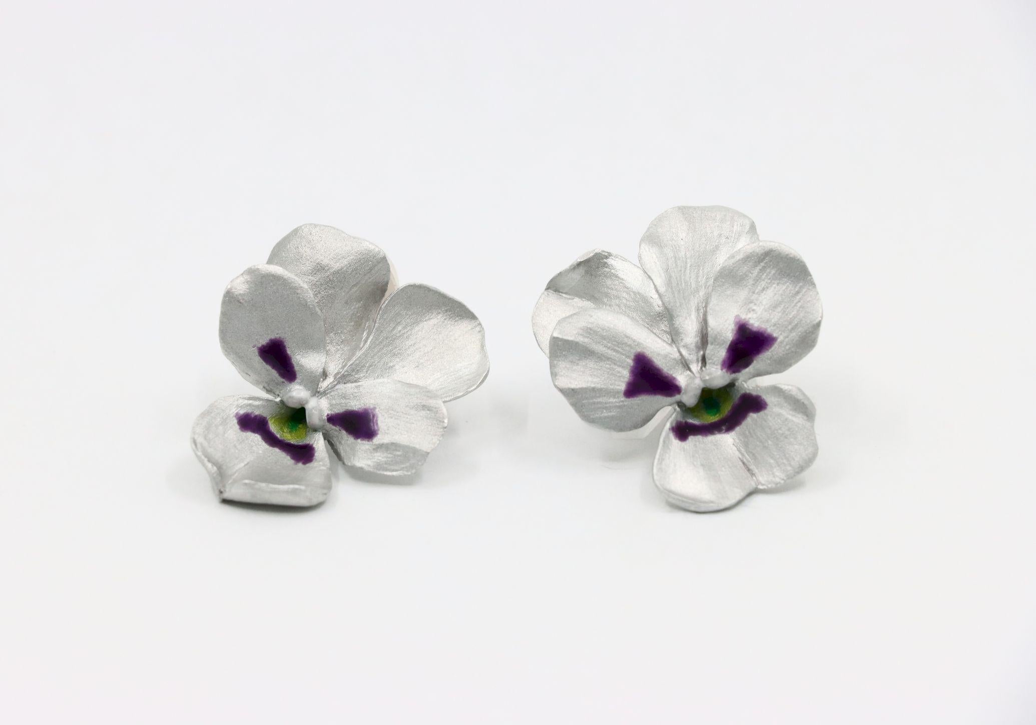 JAR PARIS 18K Gold Aluminium Stiefmütterchen Blumen Ohrringe für Damen oder Herren im Angebot