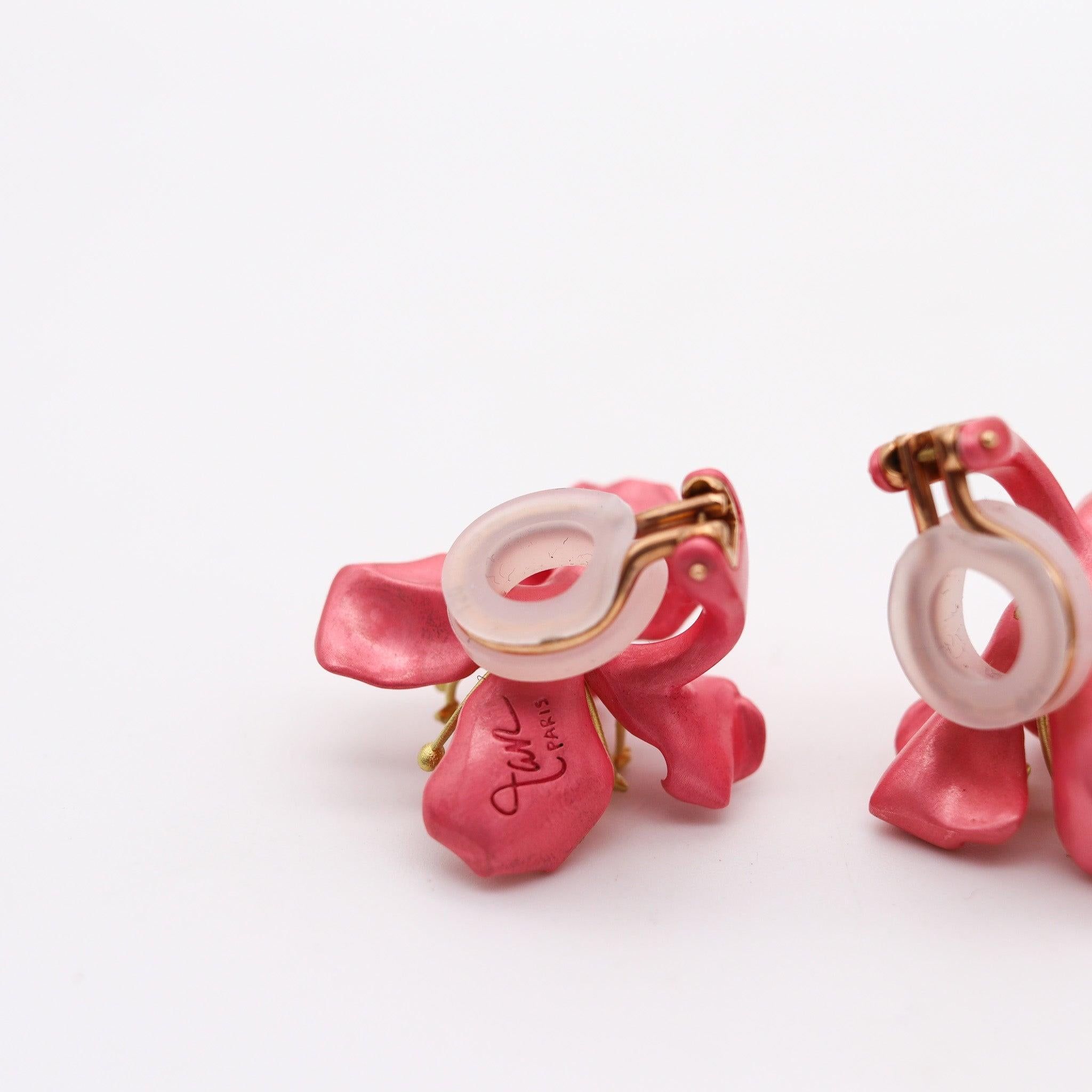 JAR PARIS Almond Blossom Flower Clips-On Earrings In 18Kt Gold and Aluminum In Excellent Condition In Miami, FL