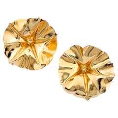 Pariser Ohrringe „Morning Glory“ aus Aluminium und 18k Gelbgold in Pariser Aluminiumglas