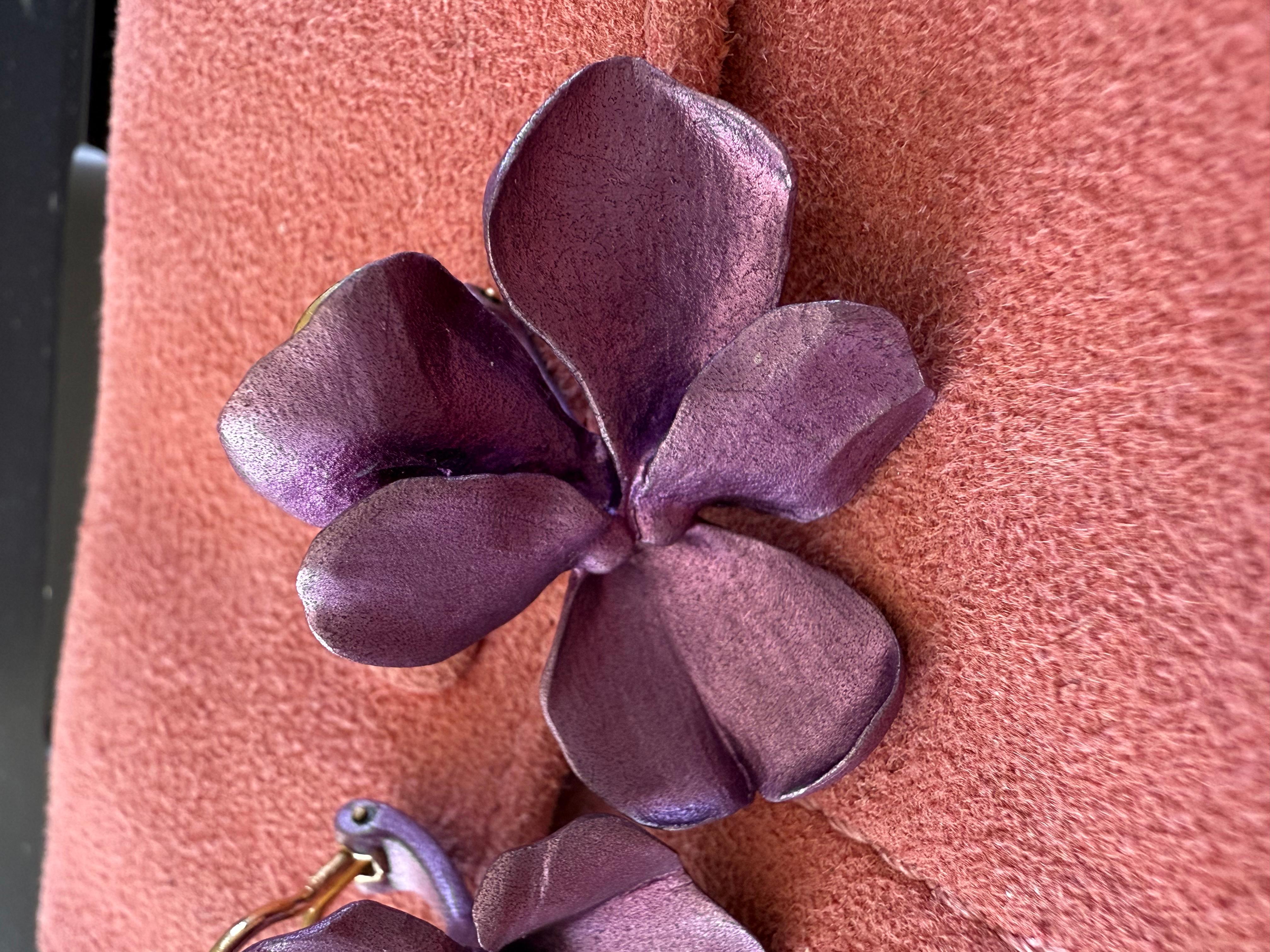 JAR Paris Anodized Aluminum 18k Gold Pansy  Ear Clip Earrings For Sale 5