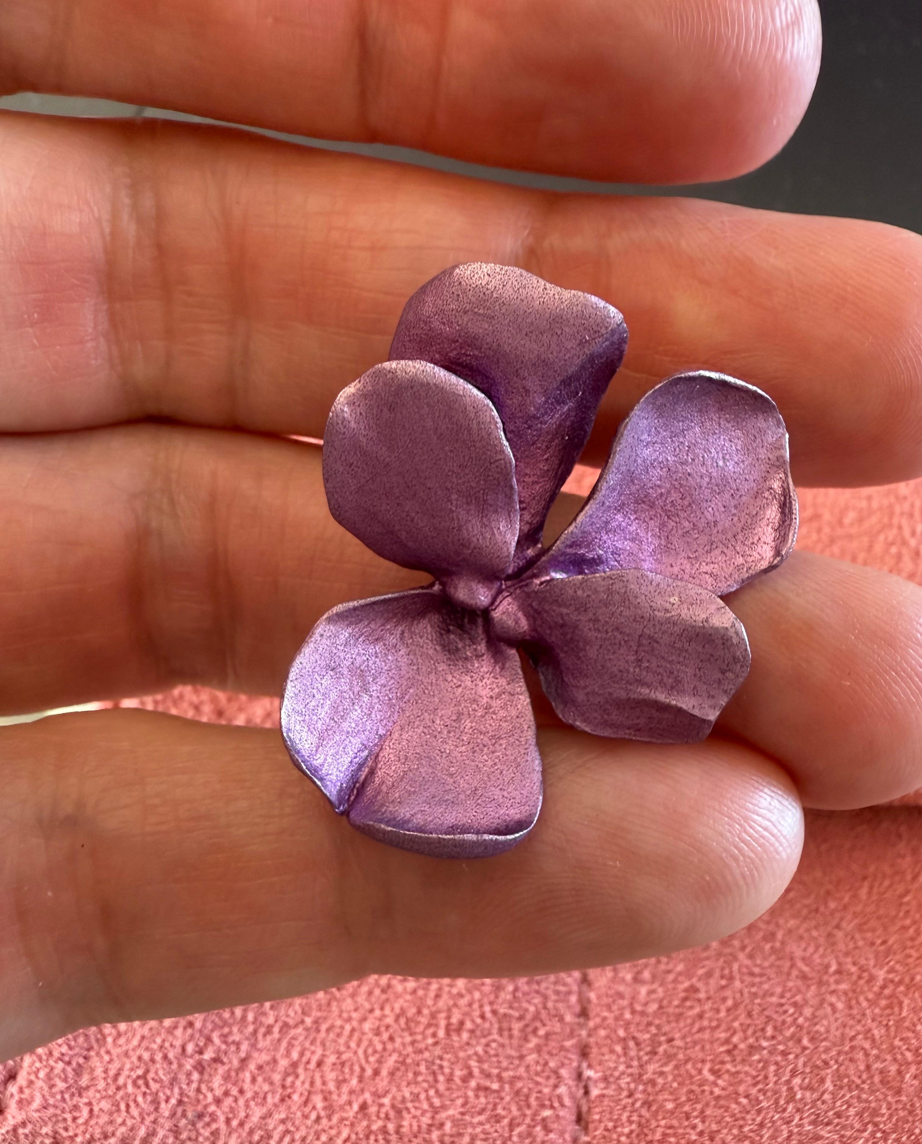 JAR Paris Anodized Aluminum 18k Gold Pansy  Ear Clip Earrings For Sale 2