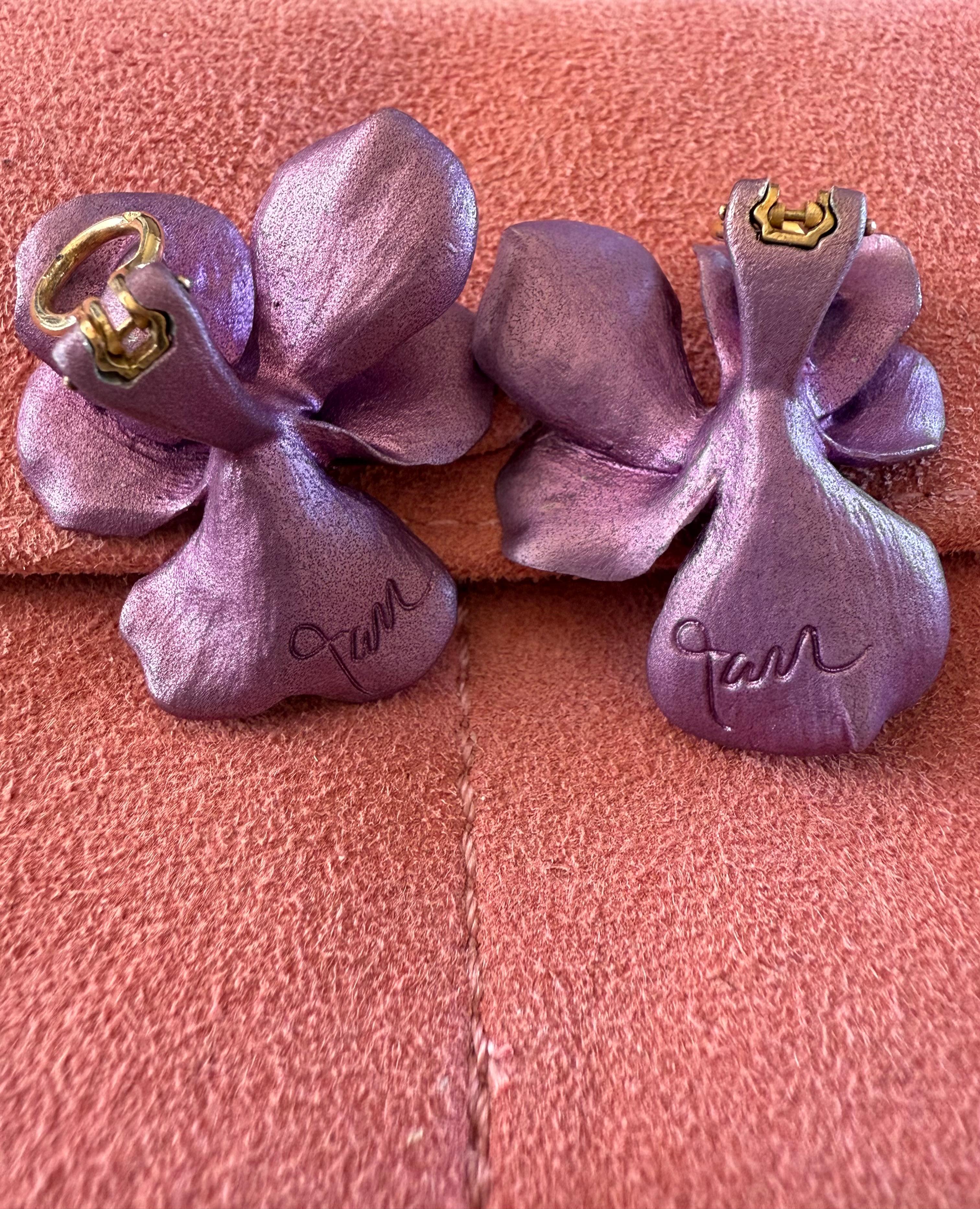JAR Paris Anodized Aluminum 18k Gold Pansy  Ear Clip Earrings For Sale 4