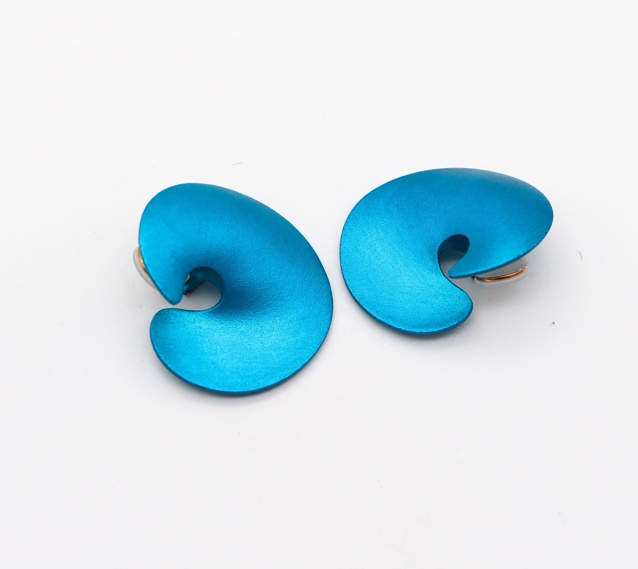 Modernist JAR PARIS Blue Valerie Clips On Earrings In 18Kt Gold and Aluminum