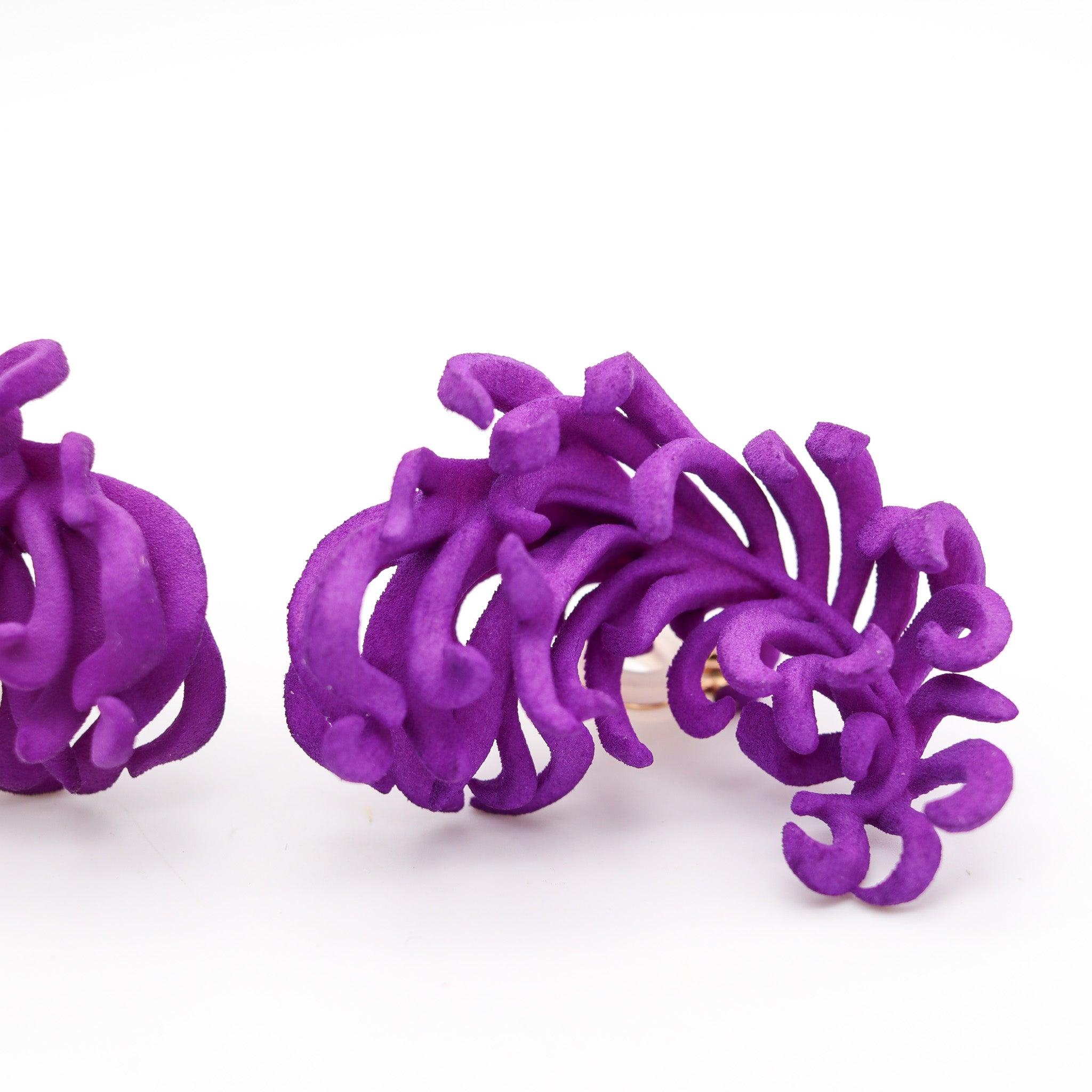 Modernist JAR PARIS Clips On Purple Feathers Earrings In 18Kt Gold and Powder Resin