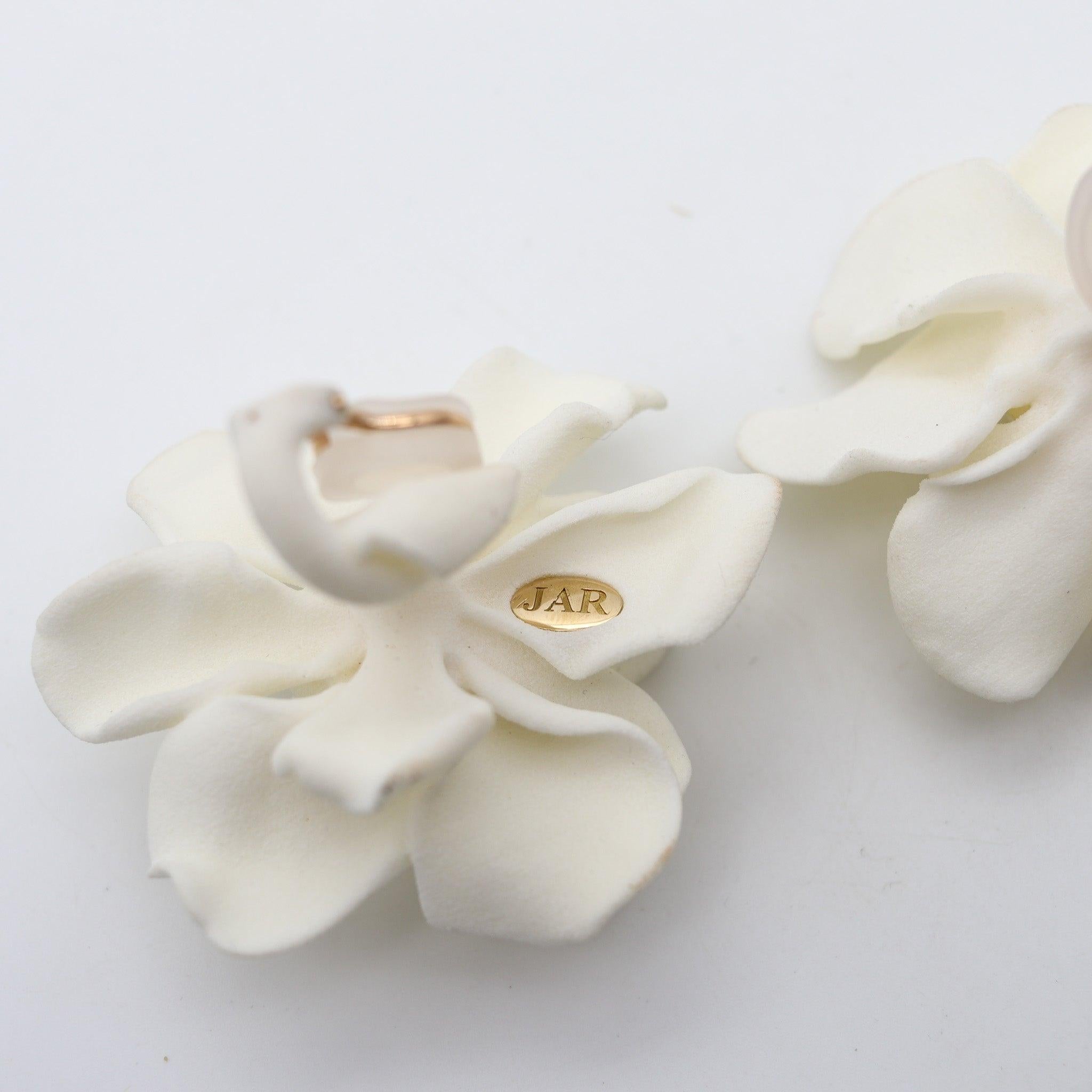 Women's JAR PARIS Clips On White Gardenias Earrings In 18Kt Gold and Resin For Sale