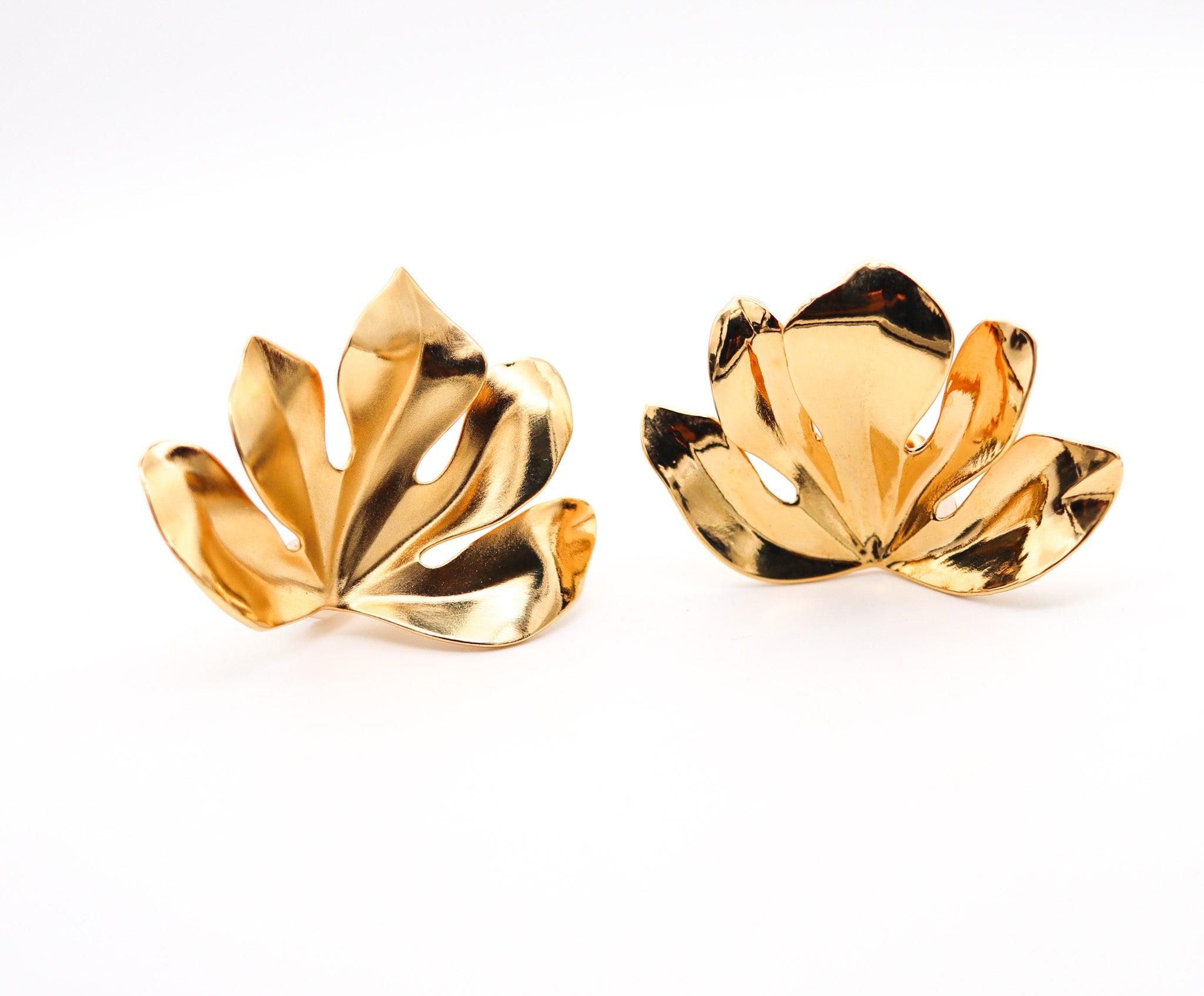 Moderniste JAR PARIS Boucles d'oreilles Clips feuille de figuier en or 18Kt et aluminium en vente