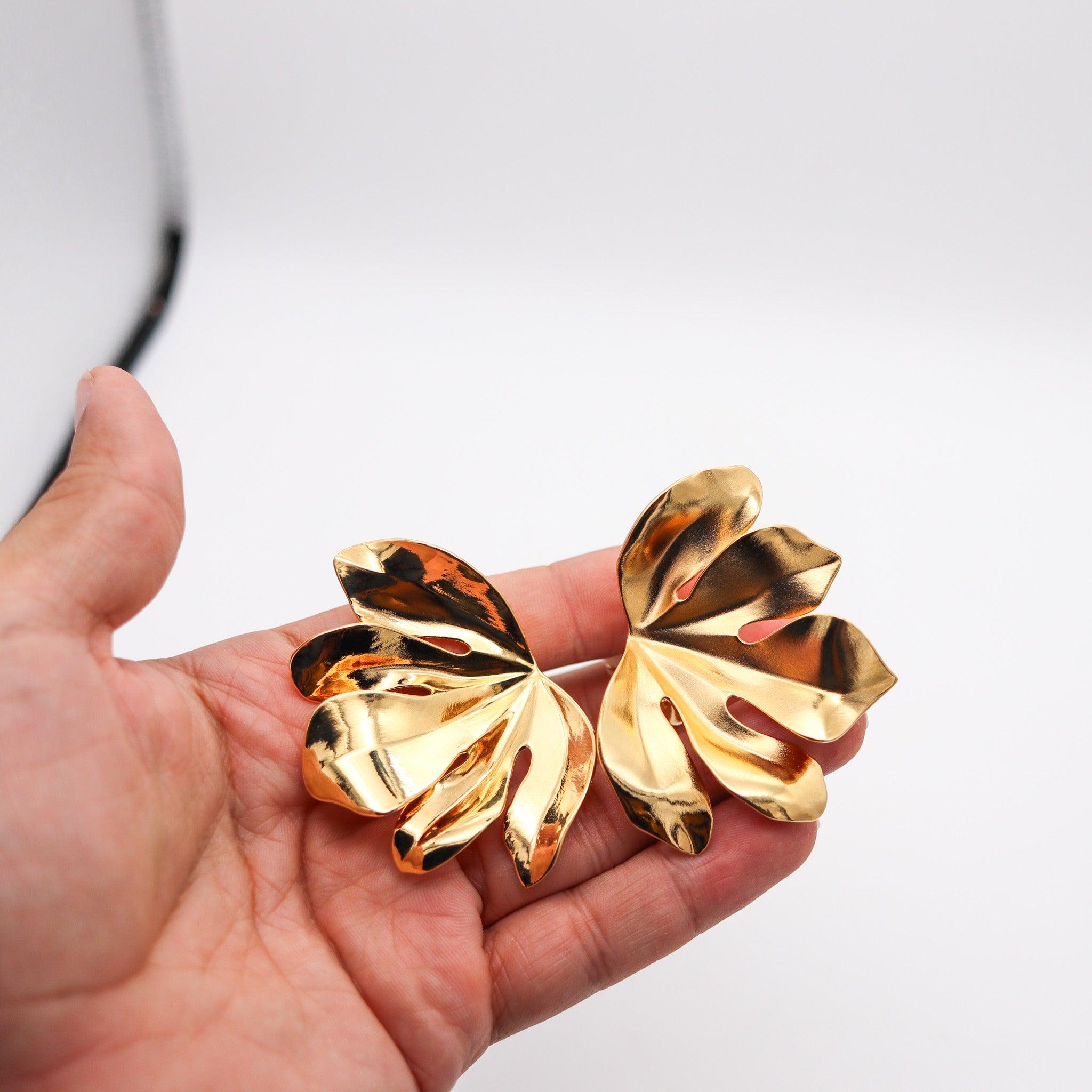 JAR PARIS Boucles d'oreilles Clips feuille de figuier en or 18Kt et aluminium en vente 2