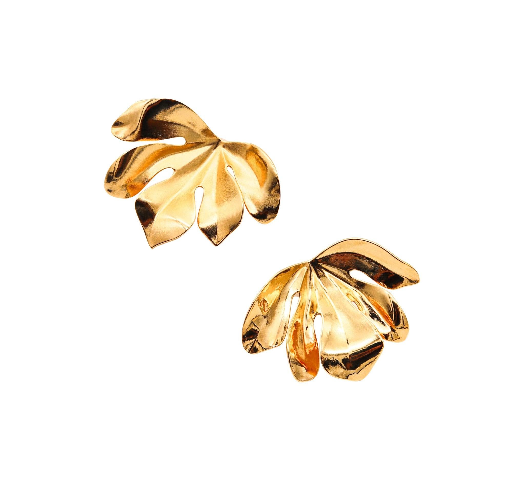 JAR PARIS Boucles d'oreilles Clips feuille de figuier en or 18Kt et aluminium en vente 3