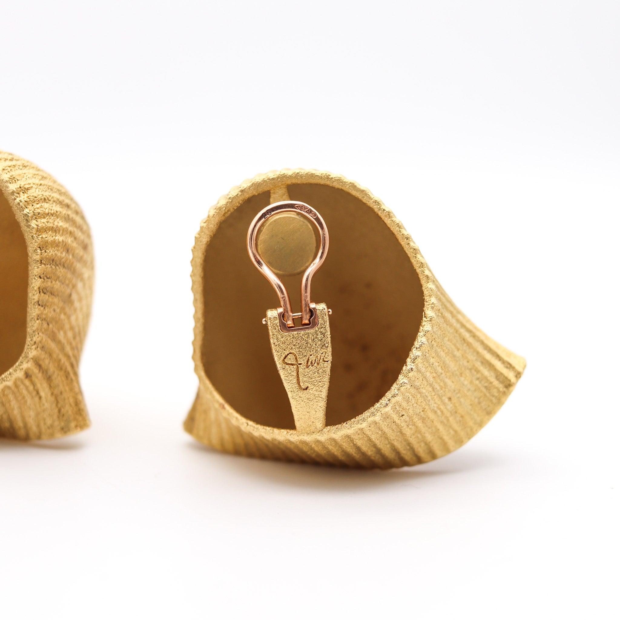 JAR PARIS Goldene Clips auf Ohrringe in 18Kt Gelbgold und Aluminium im Zustand „Hervorragend“ im Angebot in Miami, FL