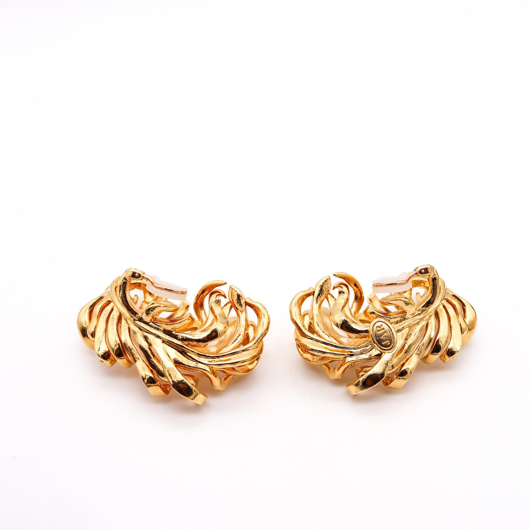 JAR PARIS Golden Feathers Clips On Earrings In 18Kt Gold and Aluminum For Sale 1
