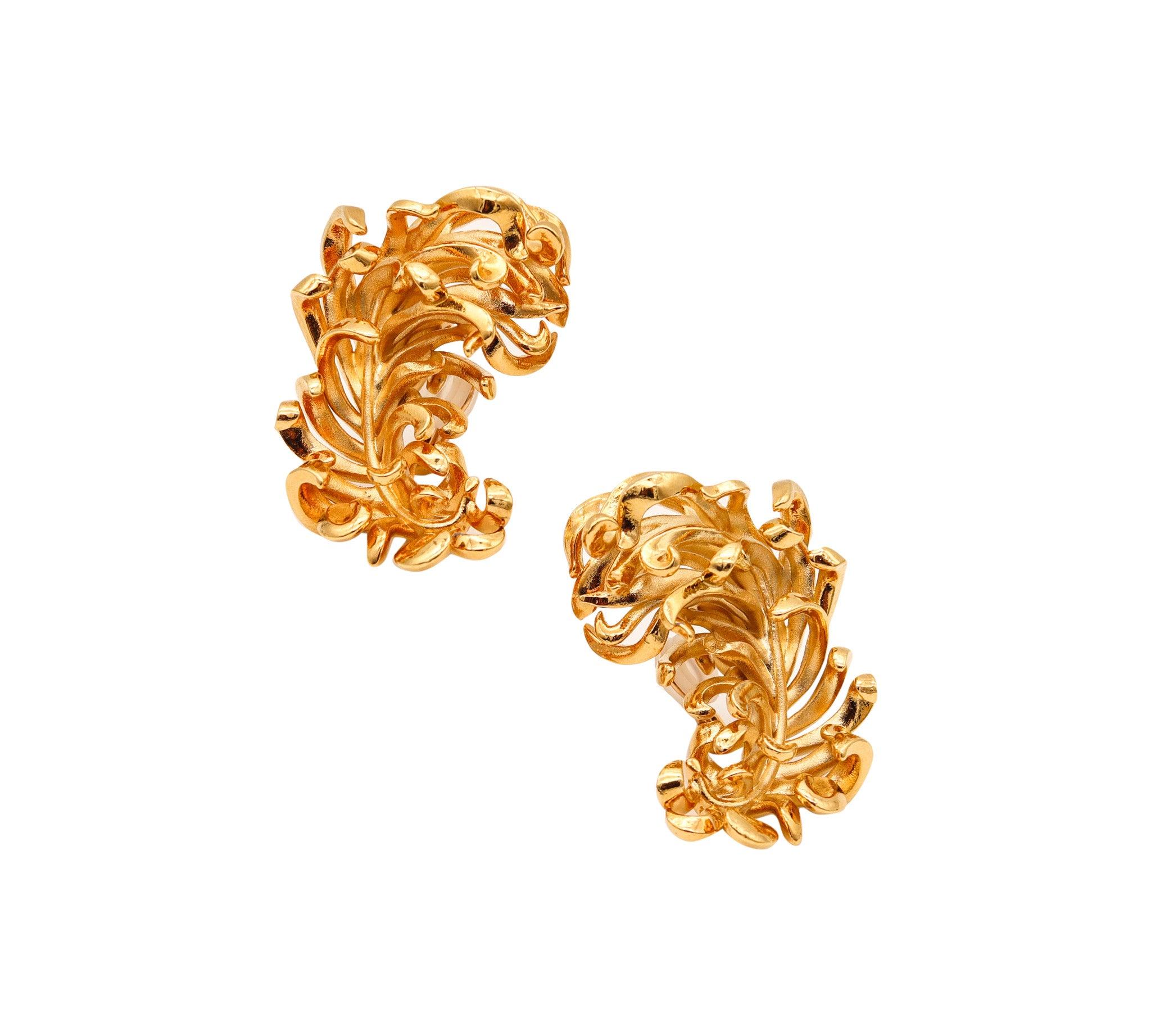 JAR PARIS Golden Feathers Clips On Earrings In 18Kt Gold and Aluminum For Sale 4