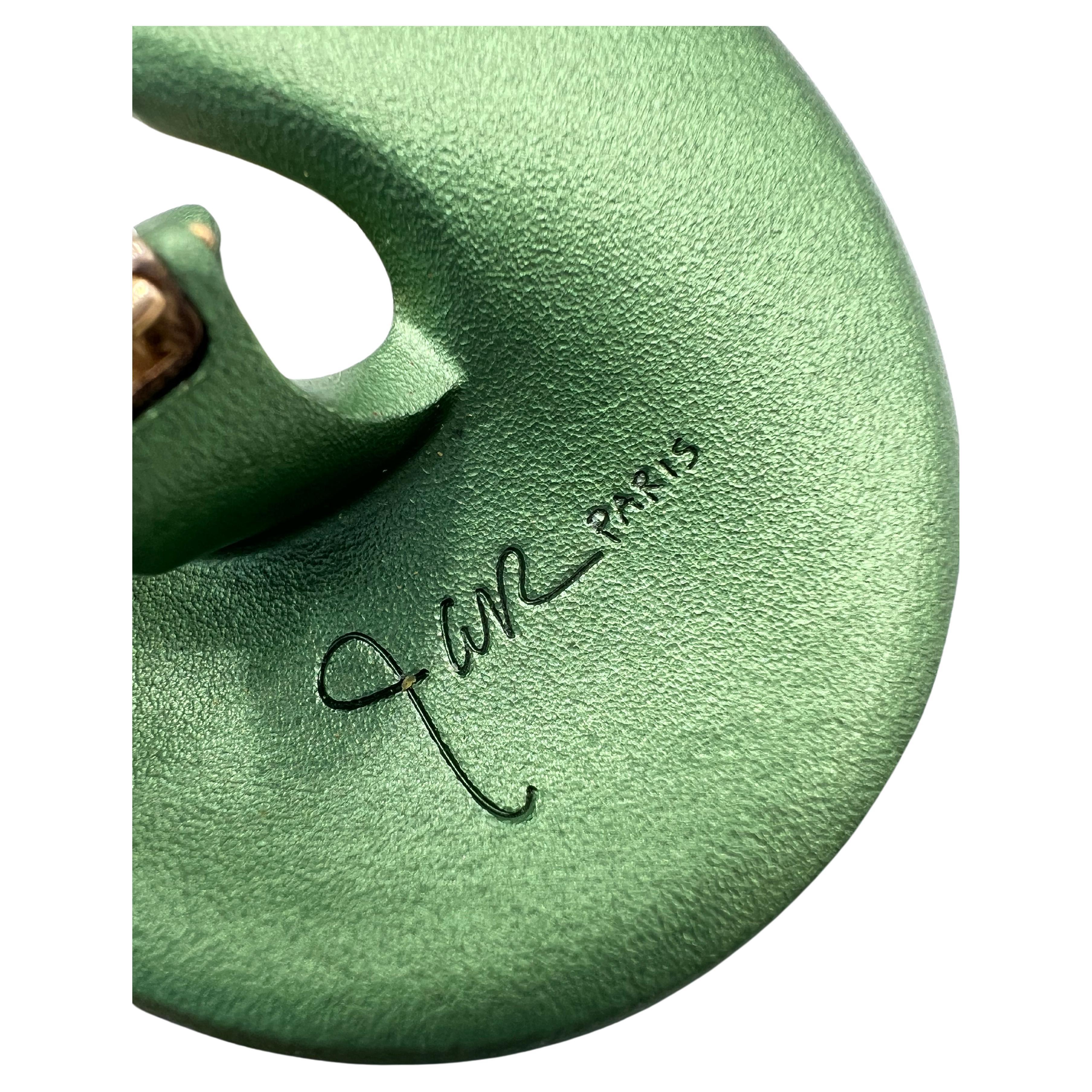 JAR París Verde Aluminio Oro Valerie Clip Pendientes en Excelente estado para la venta en Palm Beach, FL