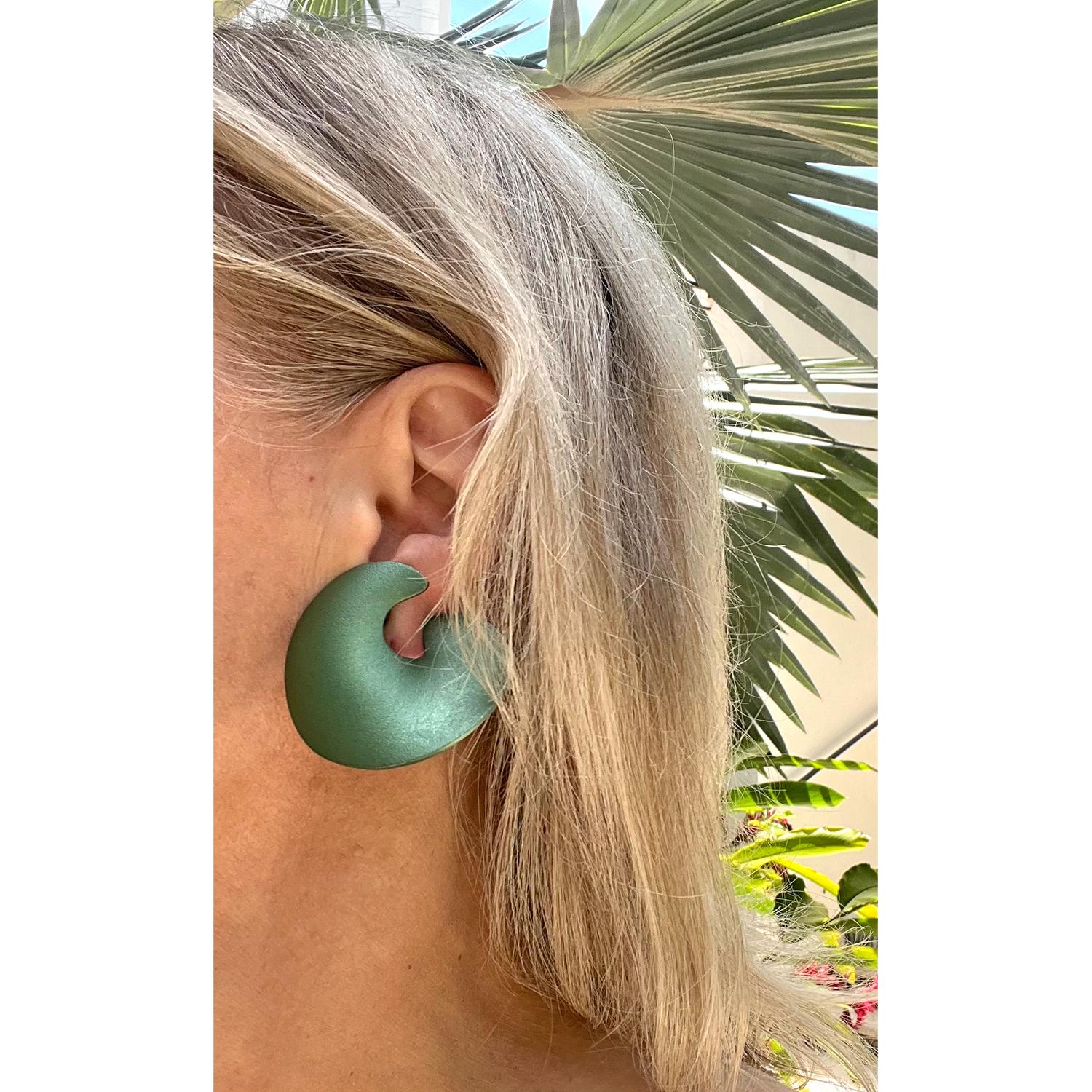 Femenino o masculino JAR París Verde Aluminio Oro Valerie Clip Pendientes en venta