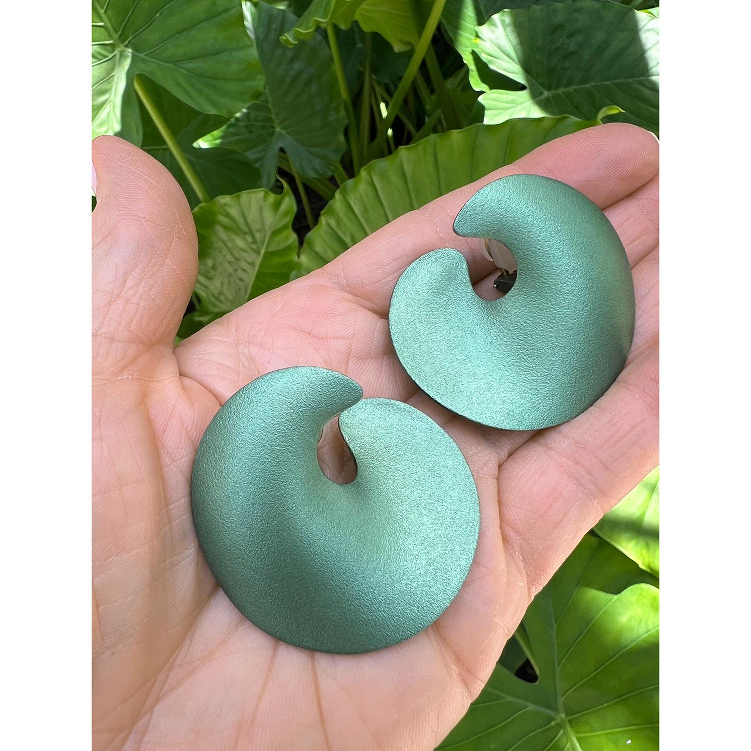JAR París Verde Aluminio Oro Valerie Clip Pendientes en venta 1