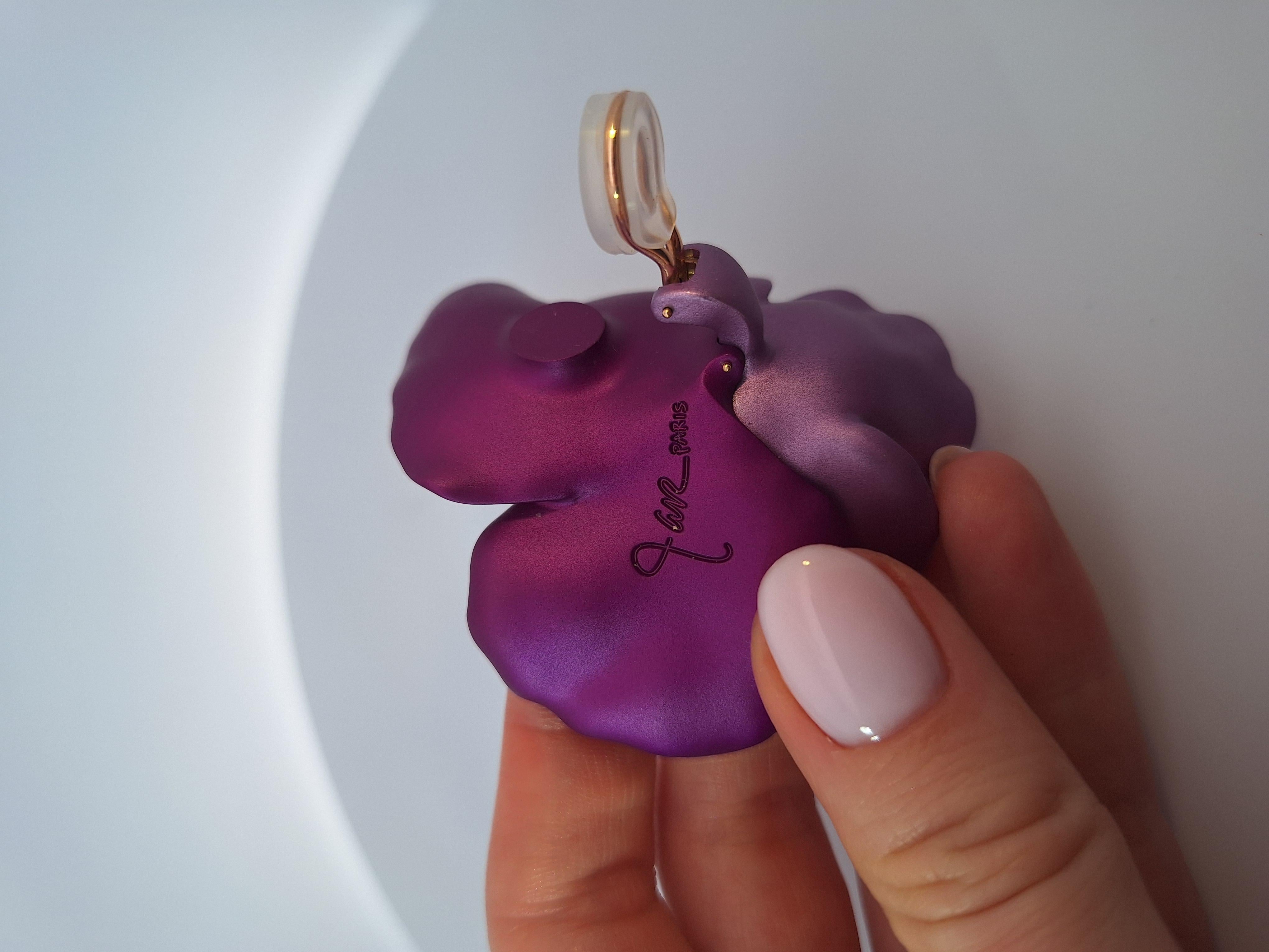Women's or Men's Jar Paris Pansies Purple Aluminium Gold Earrings For Sale