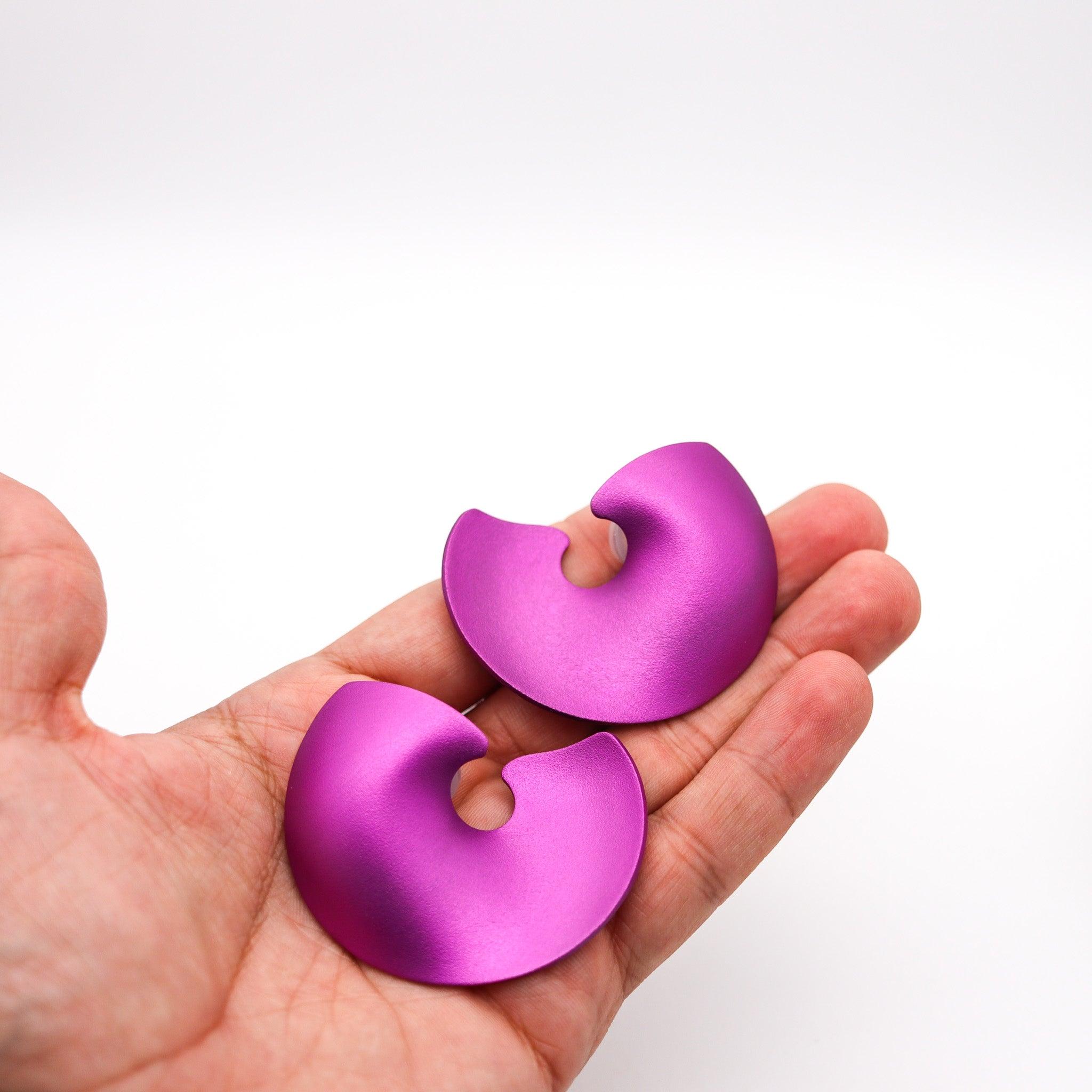 JAR PARIS Purple Valerie Clips On Earrings In 18Kt Gold and Aluminum For Sale 1