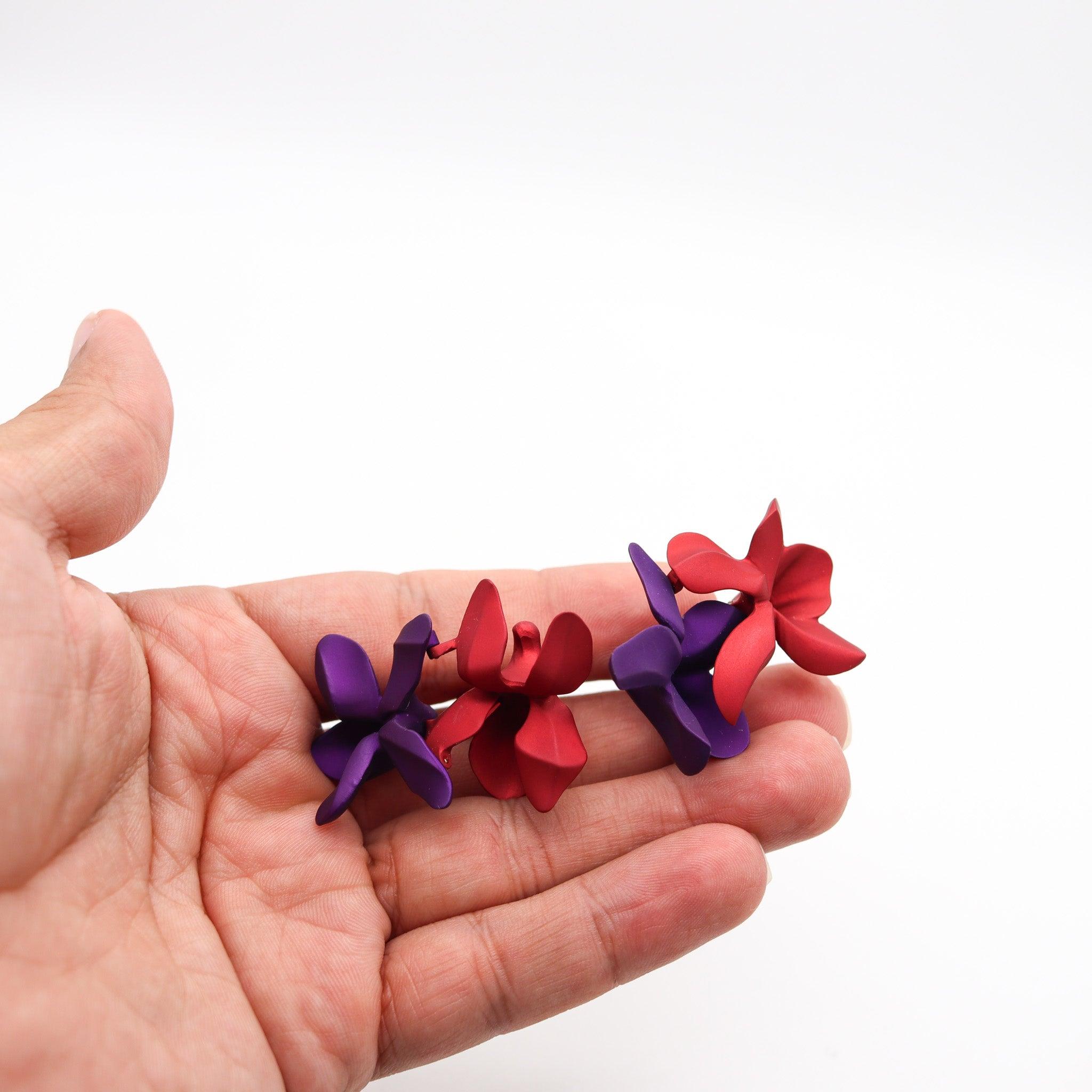 Women's JAR PARIS Red & Purple Double Violets Clips Earrings In 18Kt Gold and Aluminum For Sale