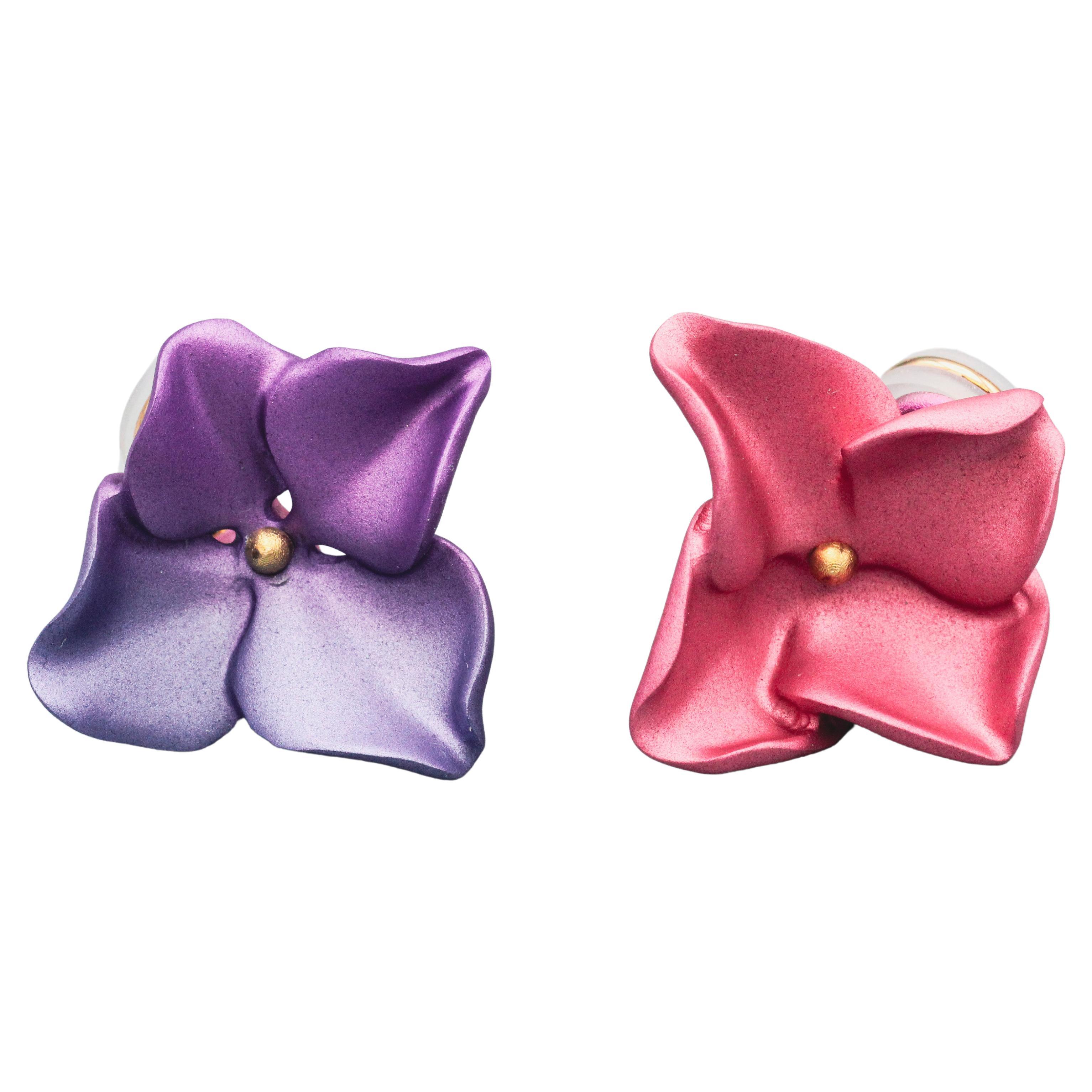 JAR Petite Aluminum and 18k Gold Pink Purple Hydrangea Flower Earrings For Sale