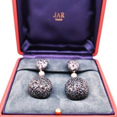 JAR, Boucles d'oreilles saphir-améthyste-diamant