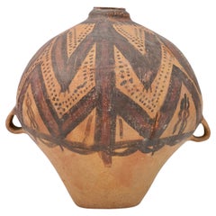 Gefäßgefäß mit bemalter Dekoration des „Frog“-Musters, Neolithische Periode