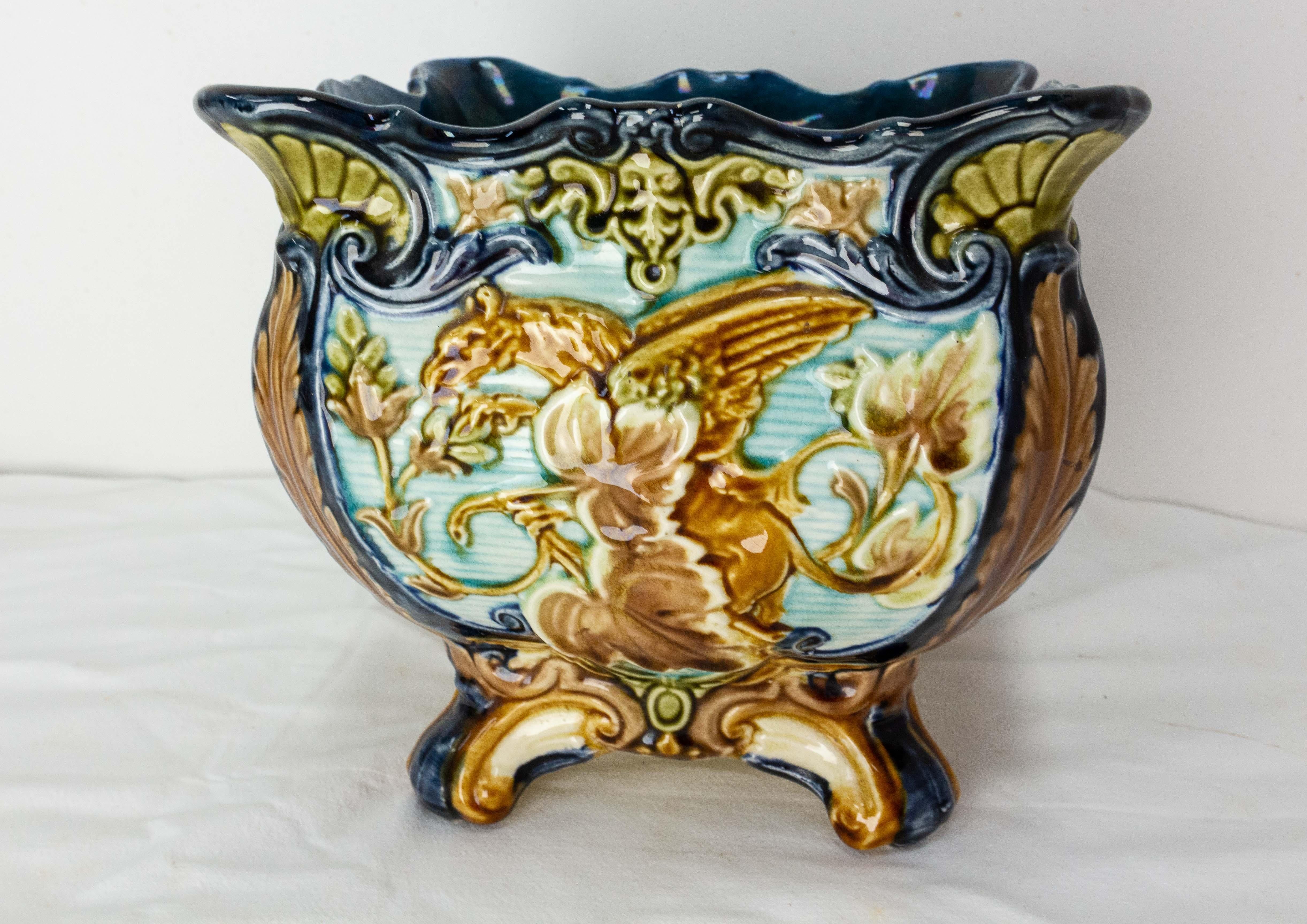 Jardiniere Art Nouveau Griffon Barbotine, Early 20th Century In Good Condition For Sale In Labrit, Landes