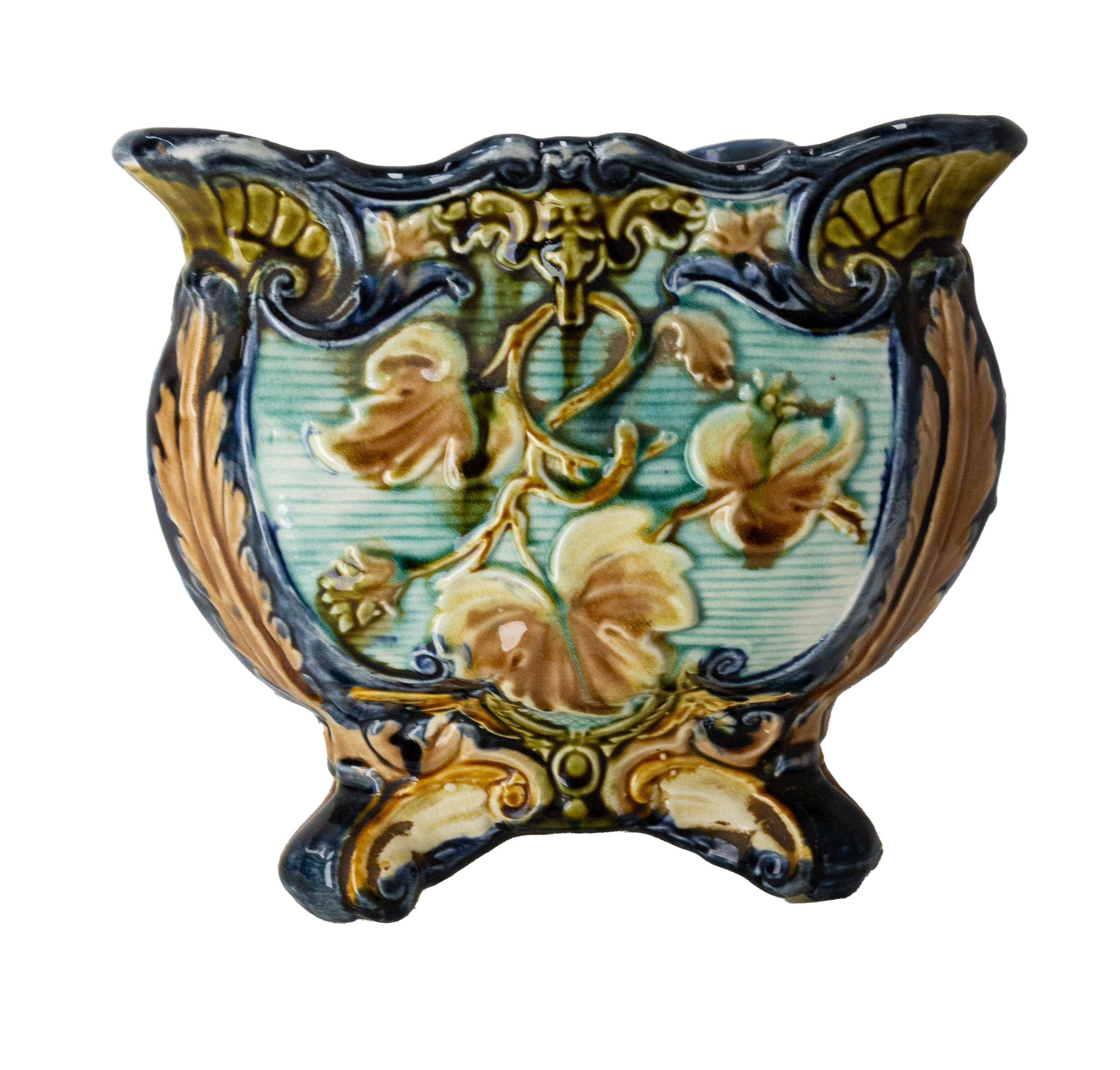 Jugendstil-Jardinière, Griffon Barbotine, frühes 20. Jahrhundert (Französisch) im Angebot