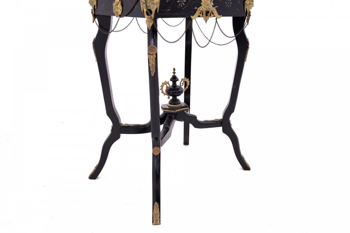 Table de jardinière, France, tournant des 19e et 20e siècles. en vente 2