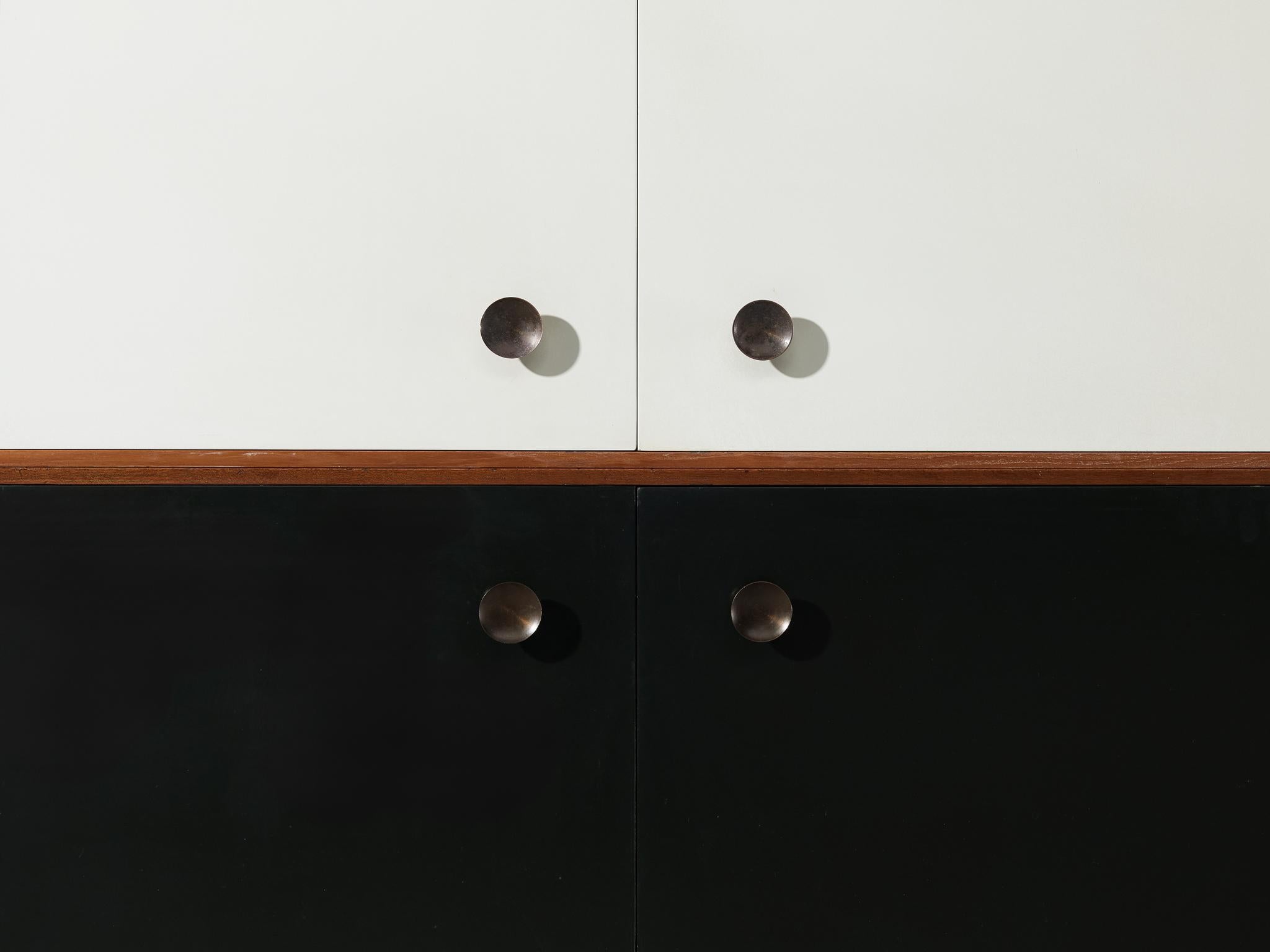 Scandinavo moderno Armadietto di Jarl Heger per Jason Møbler in teak in vendita