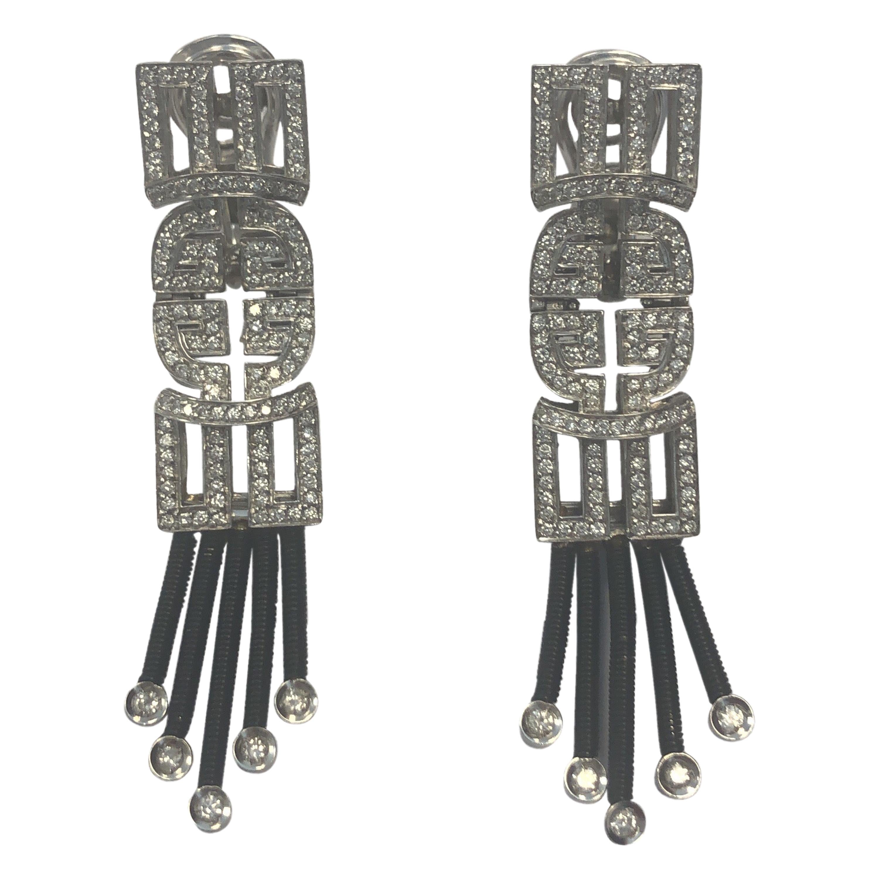 How can you tell if vintage jewelry is real?