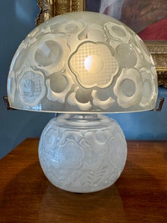 Jarville Nancy Französische Art Deco Tischlampe aus säuregeätztem und sandgestrahltem Glas