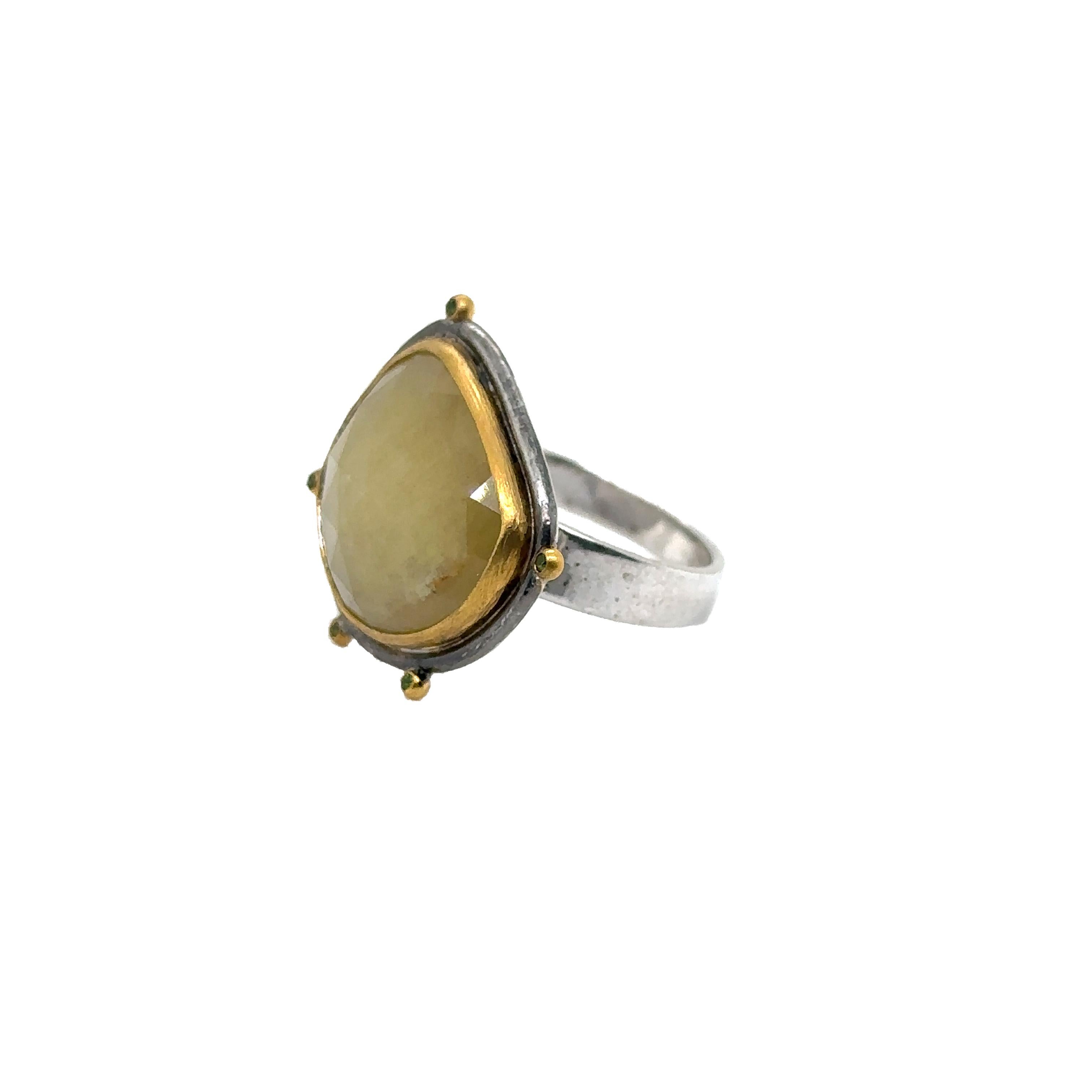 JAS-19-1835 - 24K/SS HANDMADE RING w CHROME DIOPSIDES & NATURAL YELLOW SAPPHIRE For Sale 5