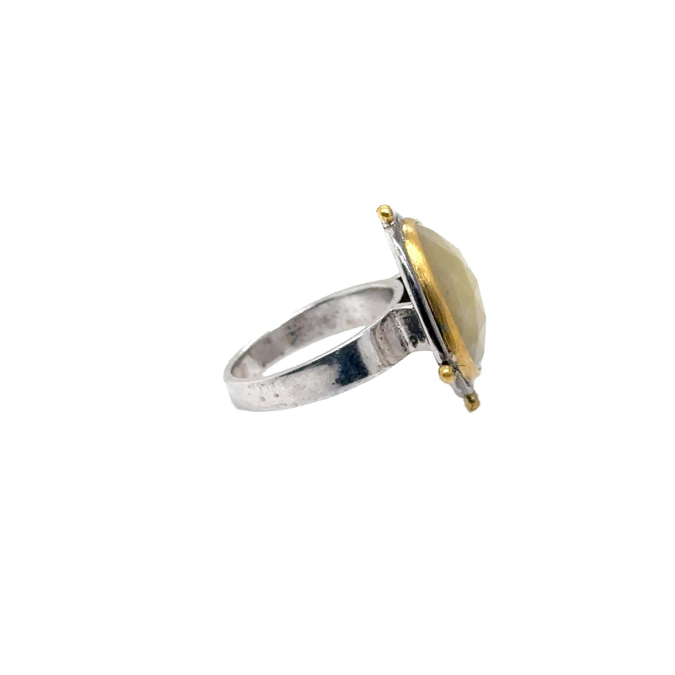 JAS-19-1835 - 24K/SS HANDMADE RING w CHROME DIOPSIDES & NATURAL YELLOW SAPPHIRE For Sale 3