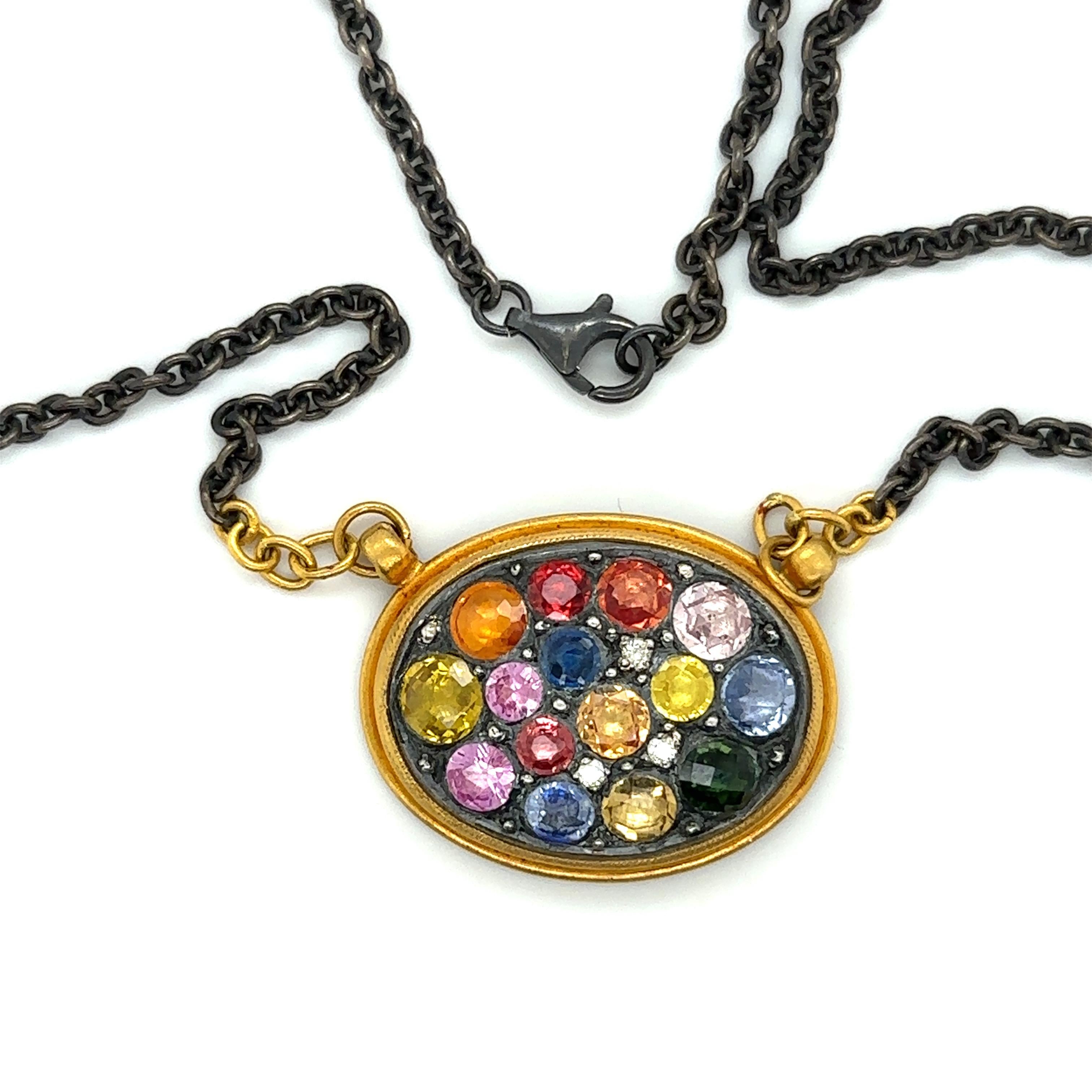 Taille ronde Collier JAS-20-2059-24KT or/SS orné de saphirs et de diamants multicolores en vente