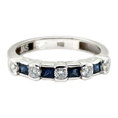 JAS-21-2222 - 14K WG 0,35Ct G/H SI1 DIAS & 0,40Ct PRINCESS CUT SAPPHIRES