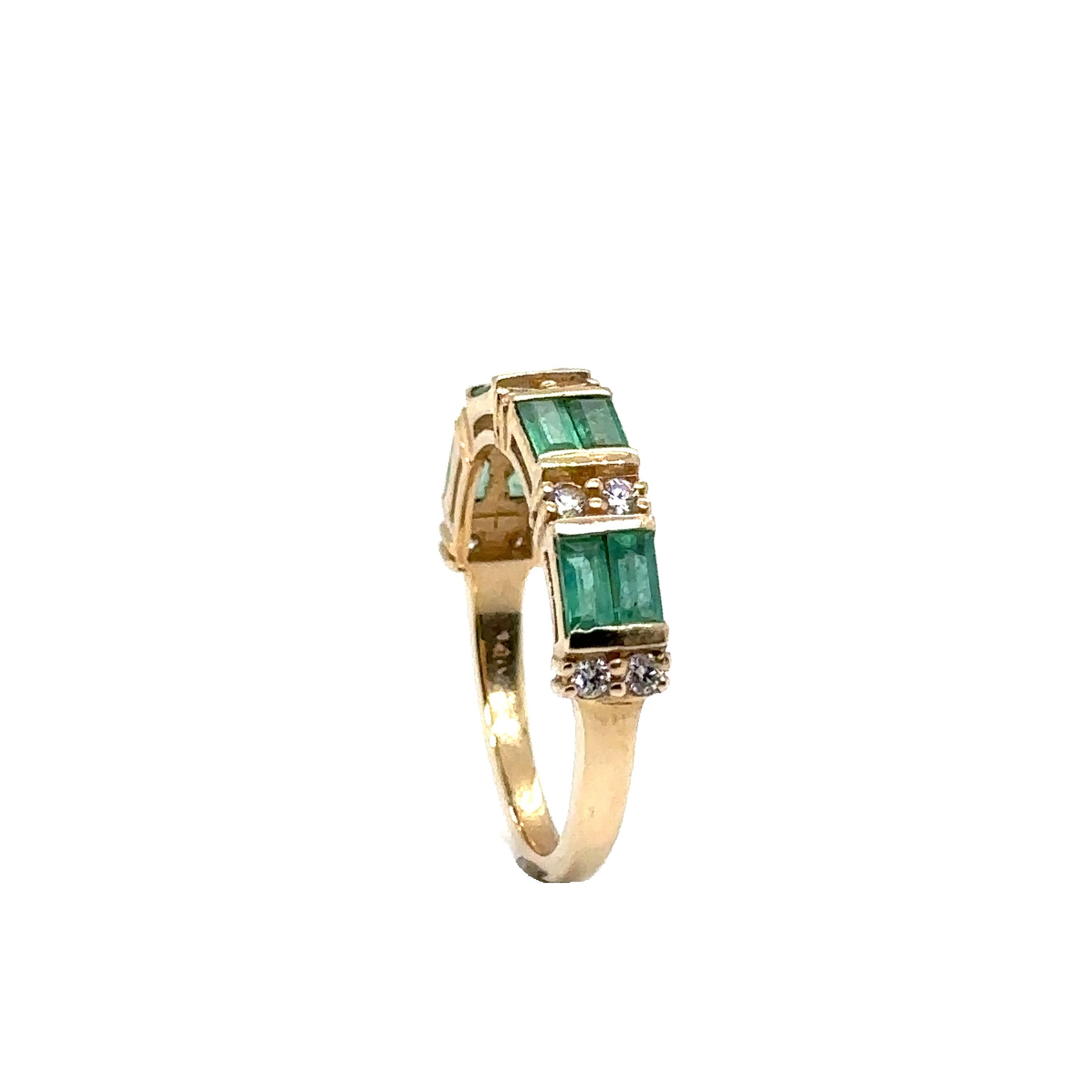 14K YELLOW GOLD 0.20Ct G/H SI1 DIAS. & 0.90CT BAGUETTE EMERALDS
Metal: 14K YELLOW GOLD
Diamond Info: G-H/SI1 DIAS
Total Diamonds Weight:  0.20 cwt.
Stones info: BAGUETTE CUT EMERALDS
Total Stones Weight: 0.90 cwt.
Item Weight: 3.10 gm
Ring Size: 7