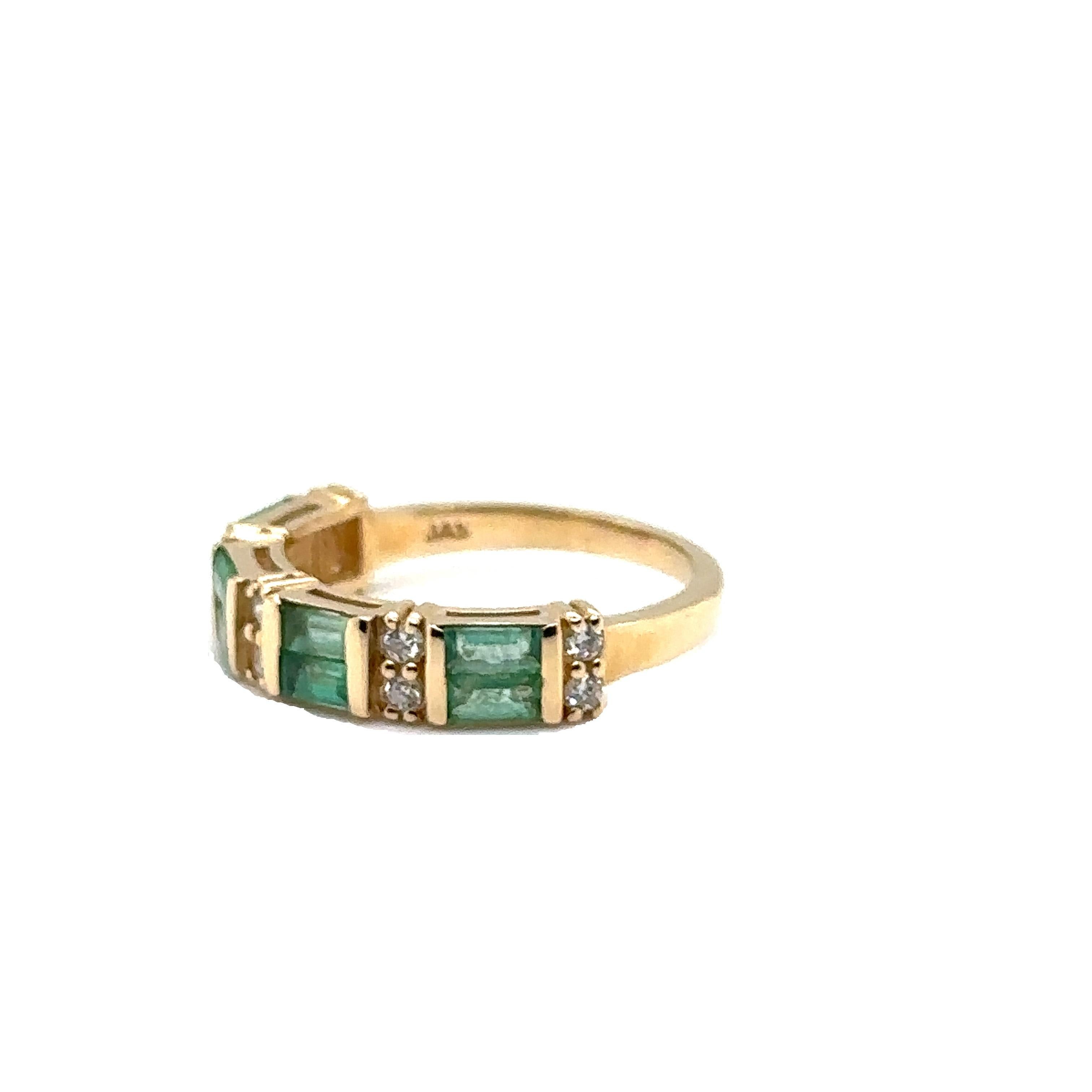 JAS-21-2230 - 14K YELLOW GOLD 0.20Ct G/H SI1 DIAS. & 0.90CT BAGUETTE EMERALDS In New Condition For Sale In New York, NY